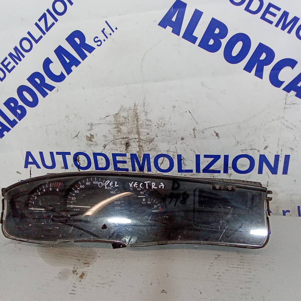 quadro strumenti contachilometri Opel vectra 2.0 diesel anno 1998 codice 88481688