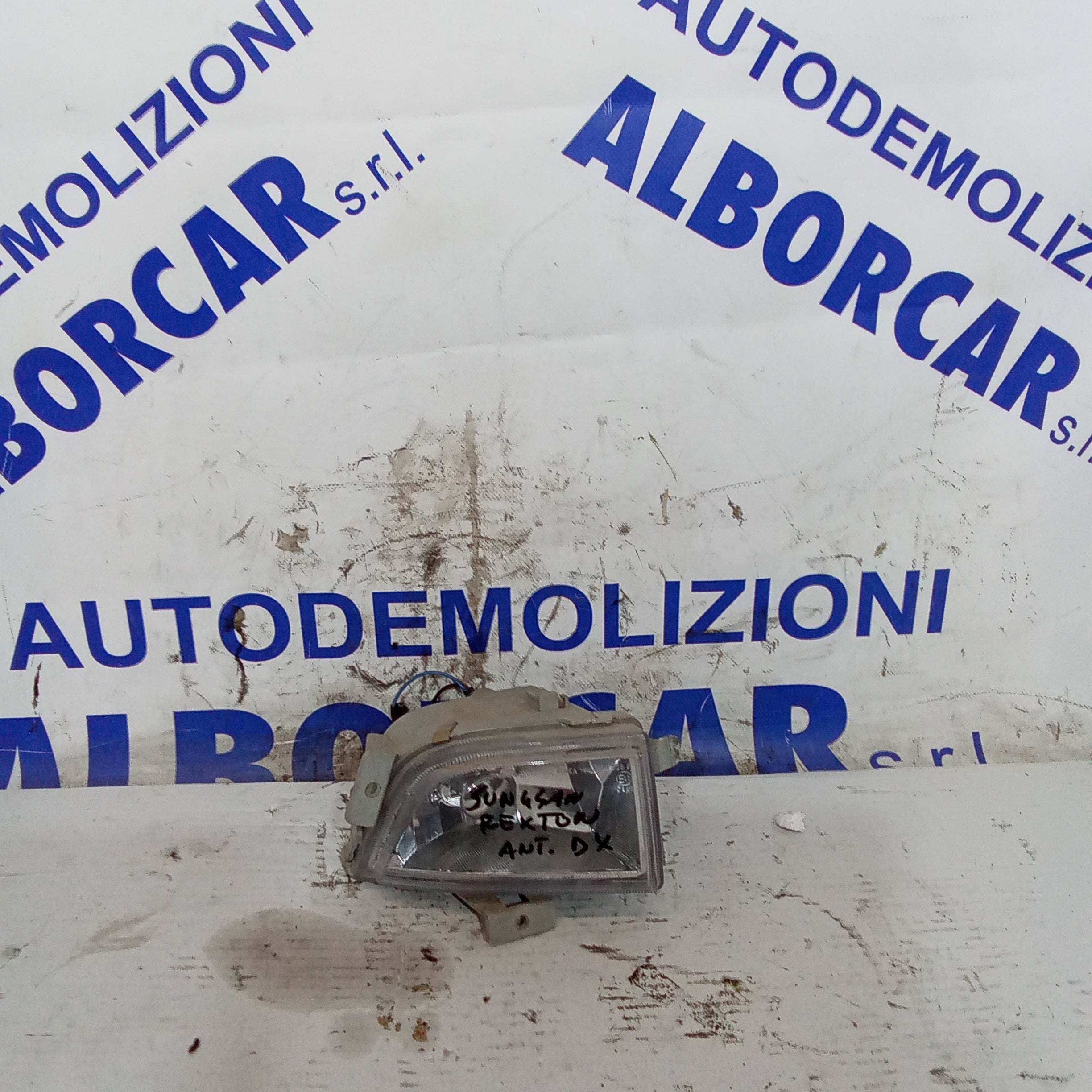 faro antiniebla delantero derecho Ssangyong Rexton año 2004