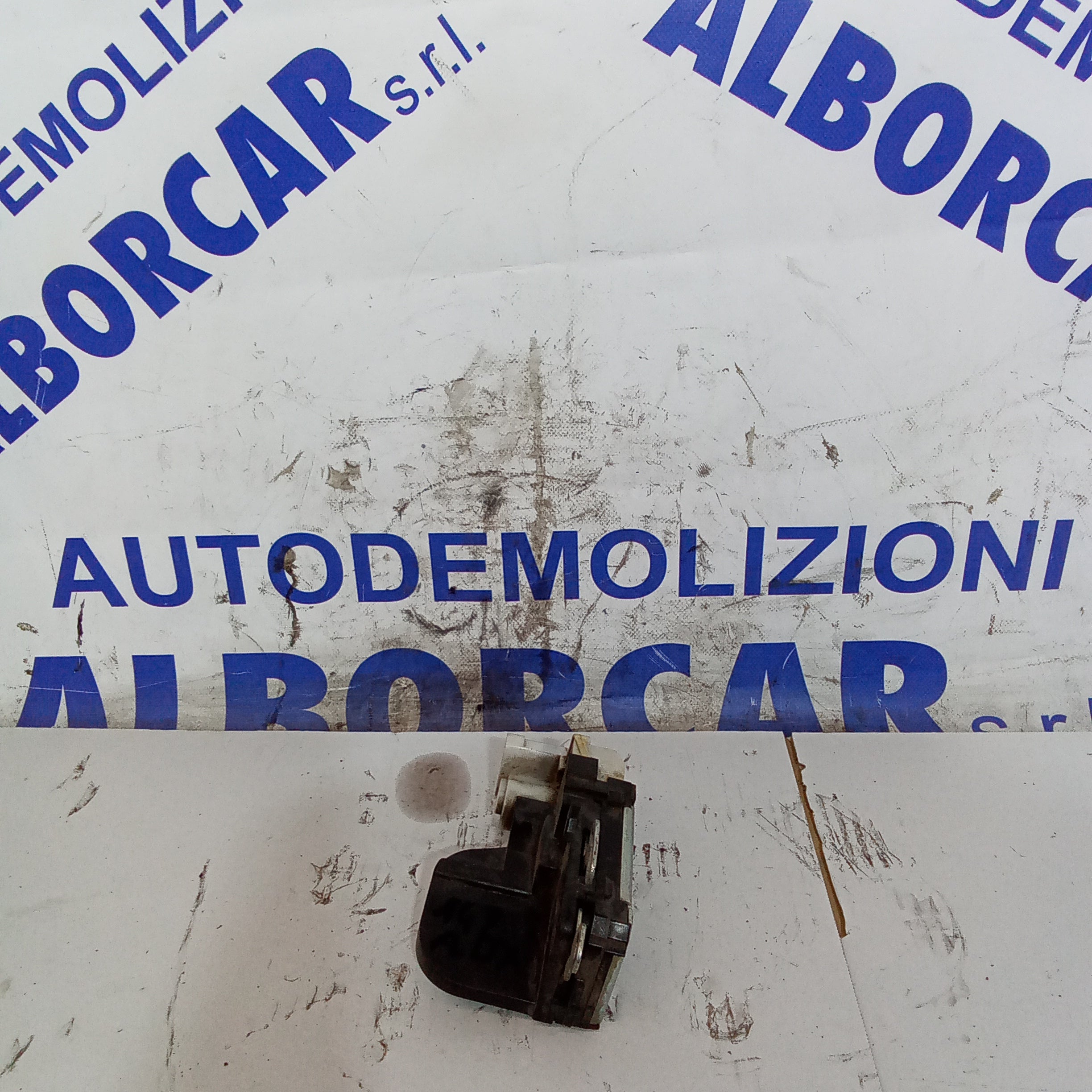 Serratura anteriore destra alfa 147 anno 2006