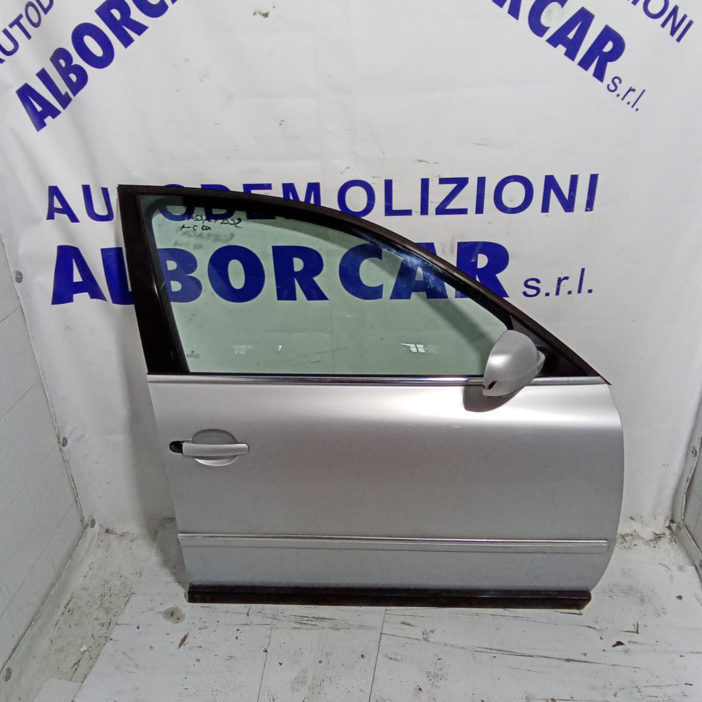 puerta delantera derecha (completa) Volkswagen Passat año 2002