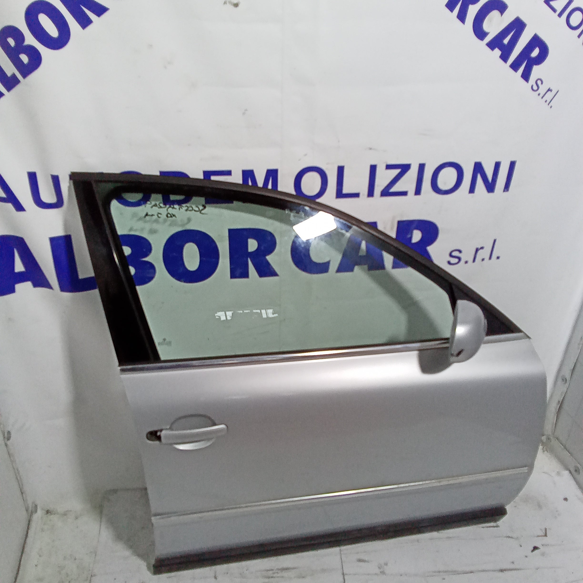 puerta delantera derecha (completa) Volkswagen Passat año 2002