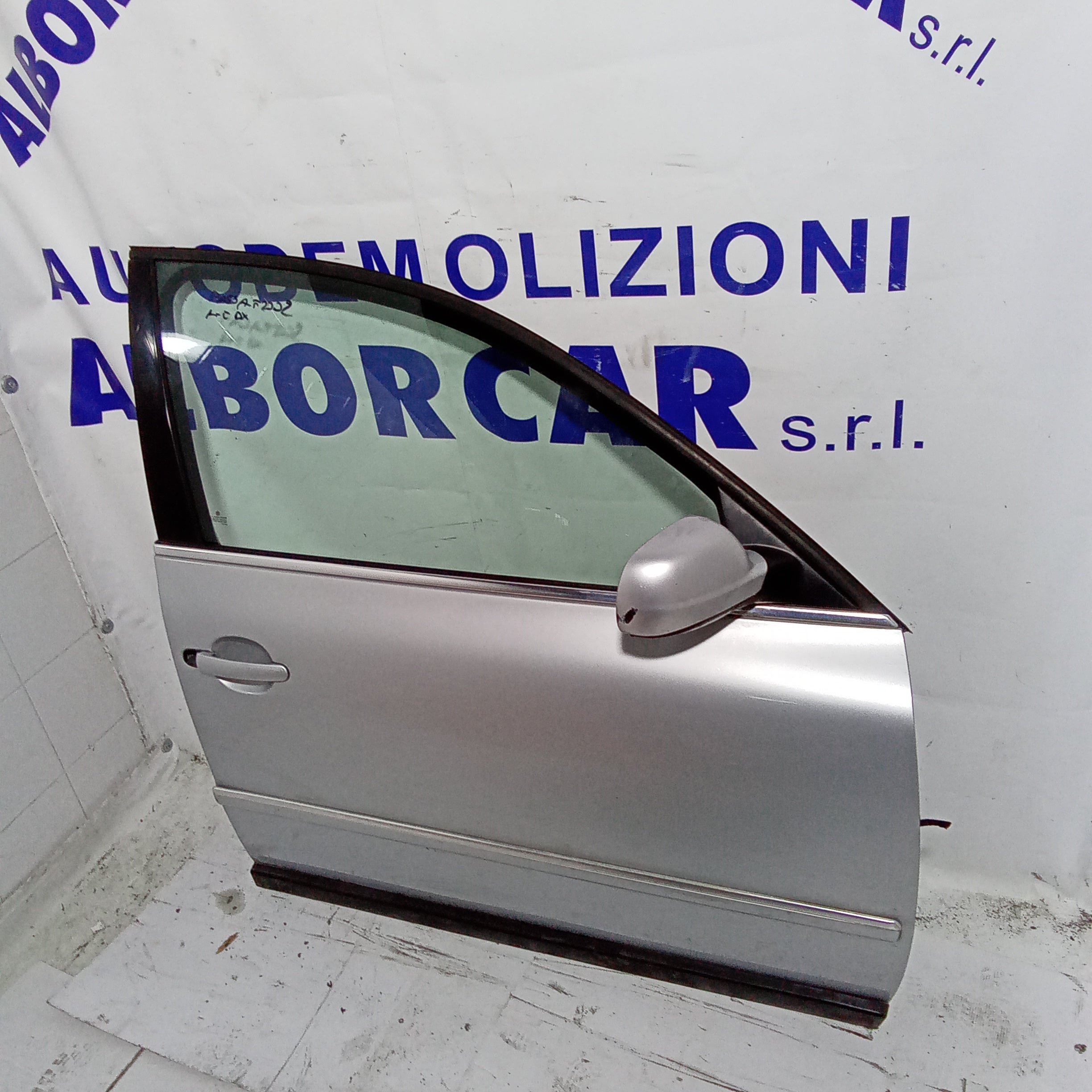 puerta delantera derecha (completa) Volkswagen Passat año 2002