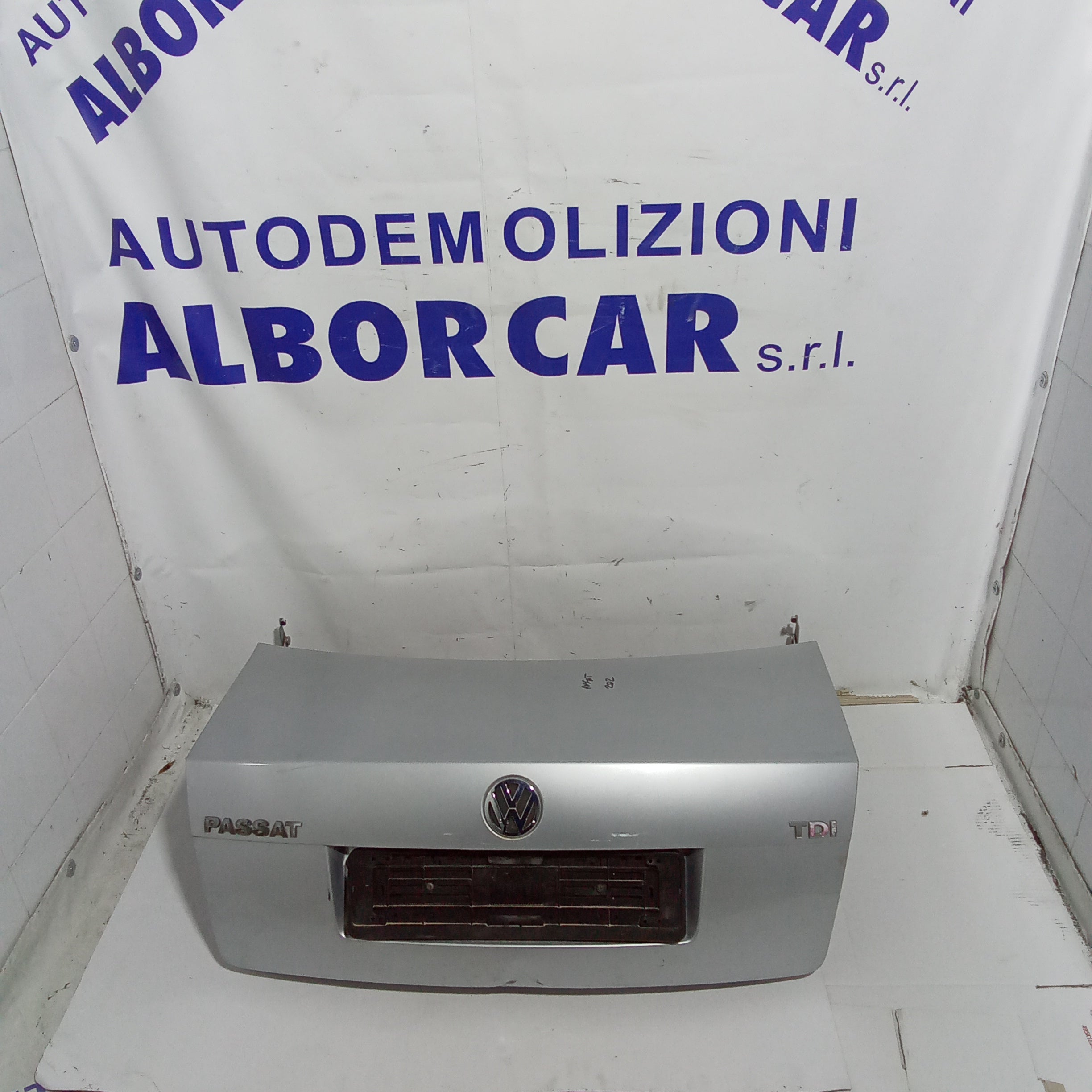 Rear trunk lid Volkswagen Passat year 2002