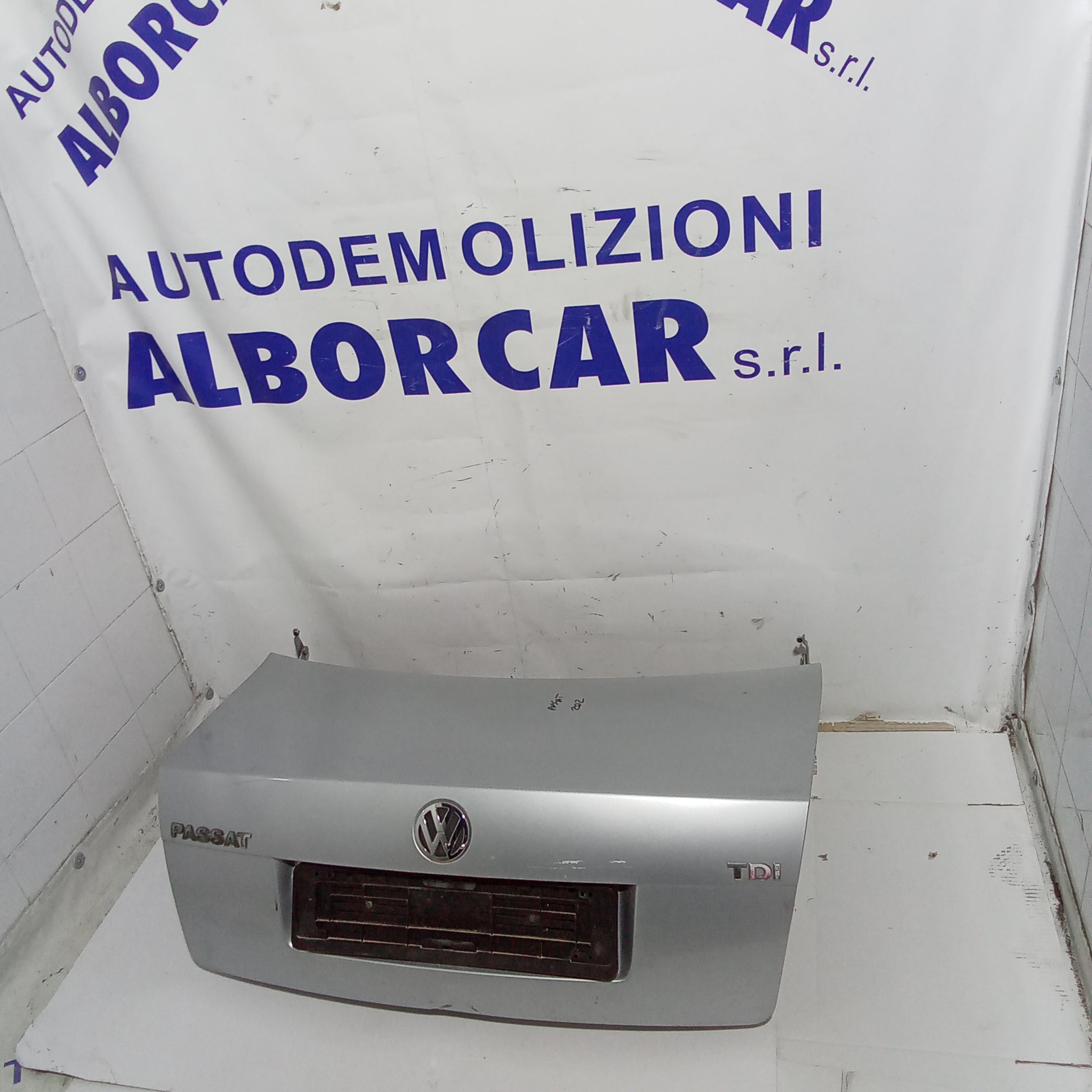 Rear trunk lid Volkswagen Passat year 2002