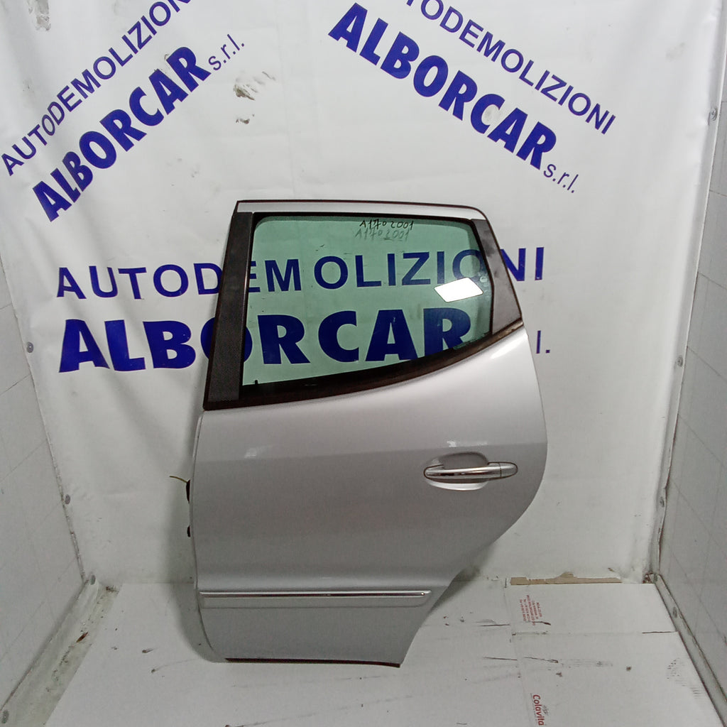 Puerta trasera derecha (completa) Mercedes A170 año 2001