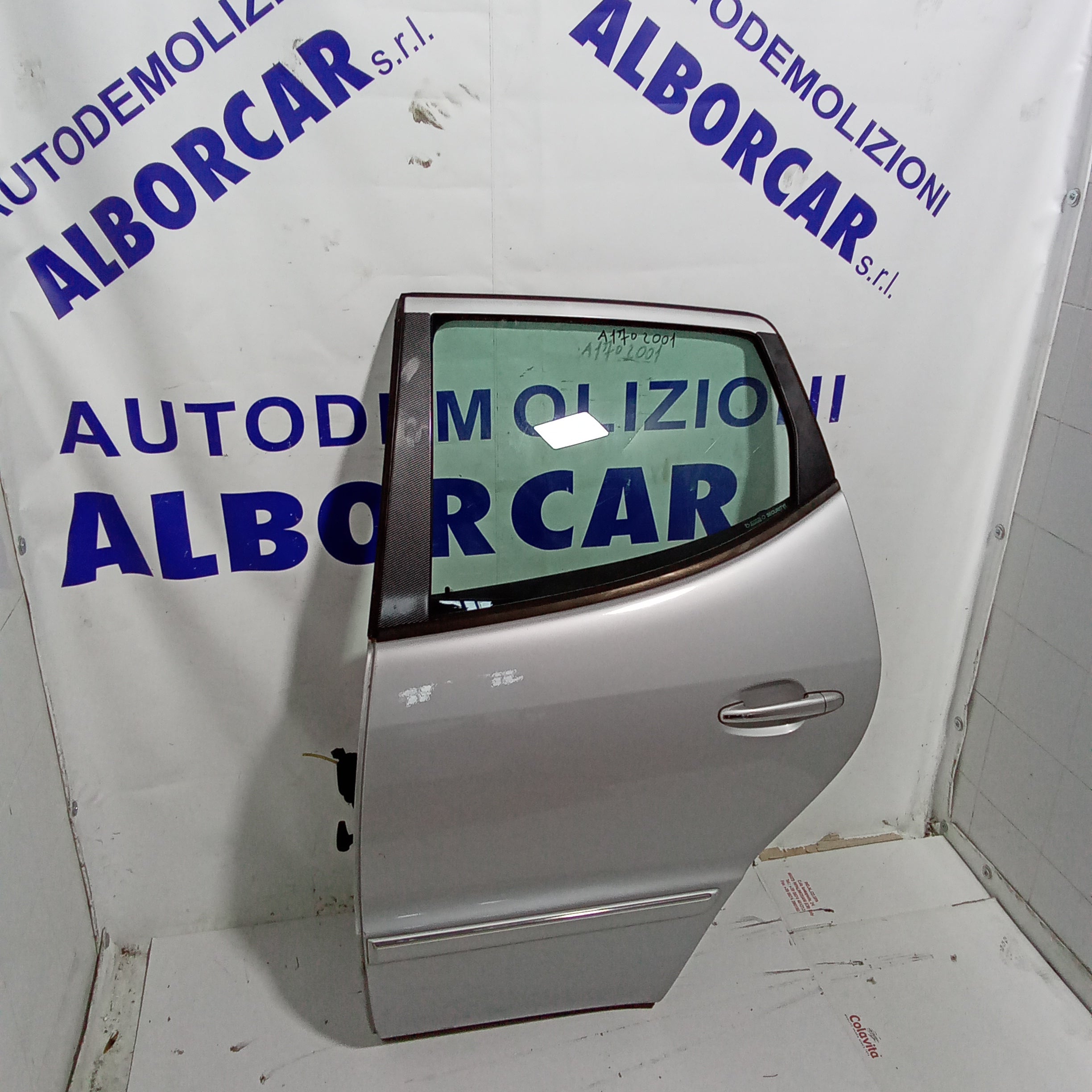 Puerta trasera derecha (completa) Mercedes A170 año 2001