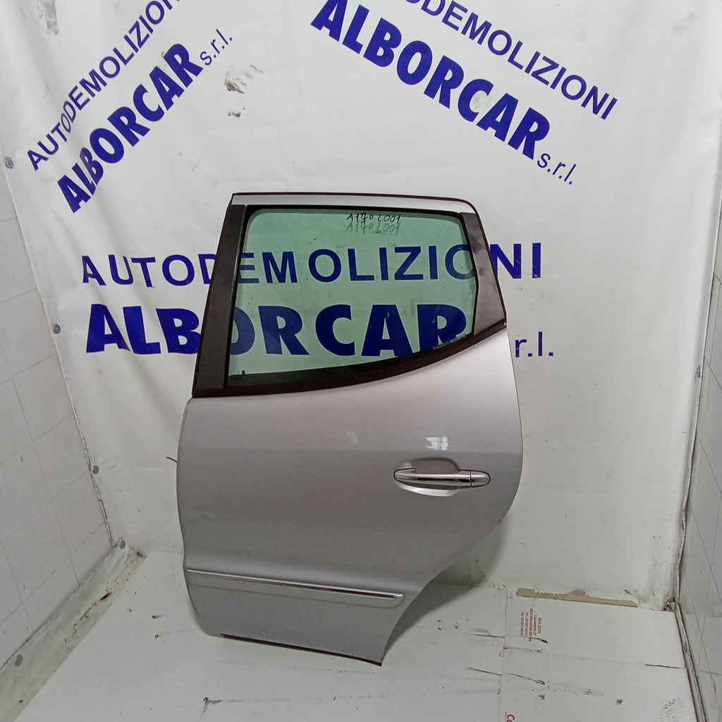 Puerta trasera derecha (completa) Mercedes A170 año 2001