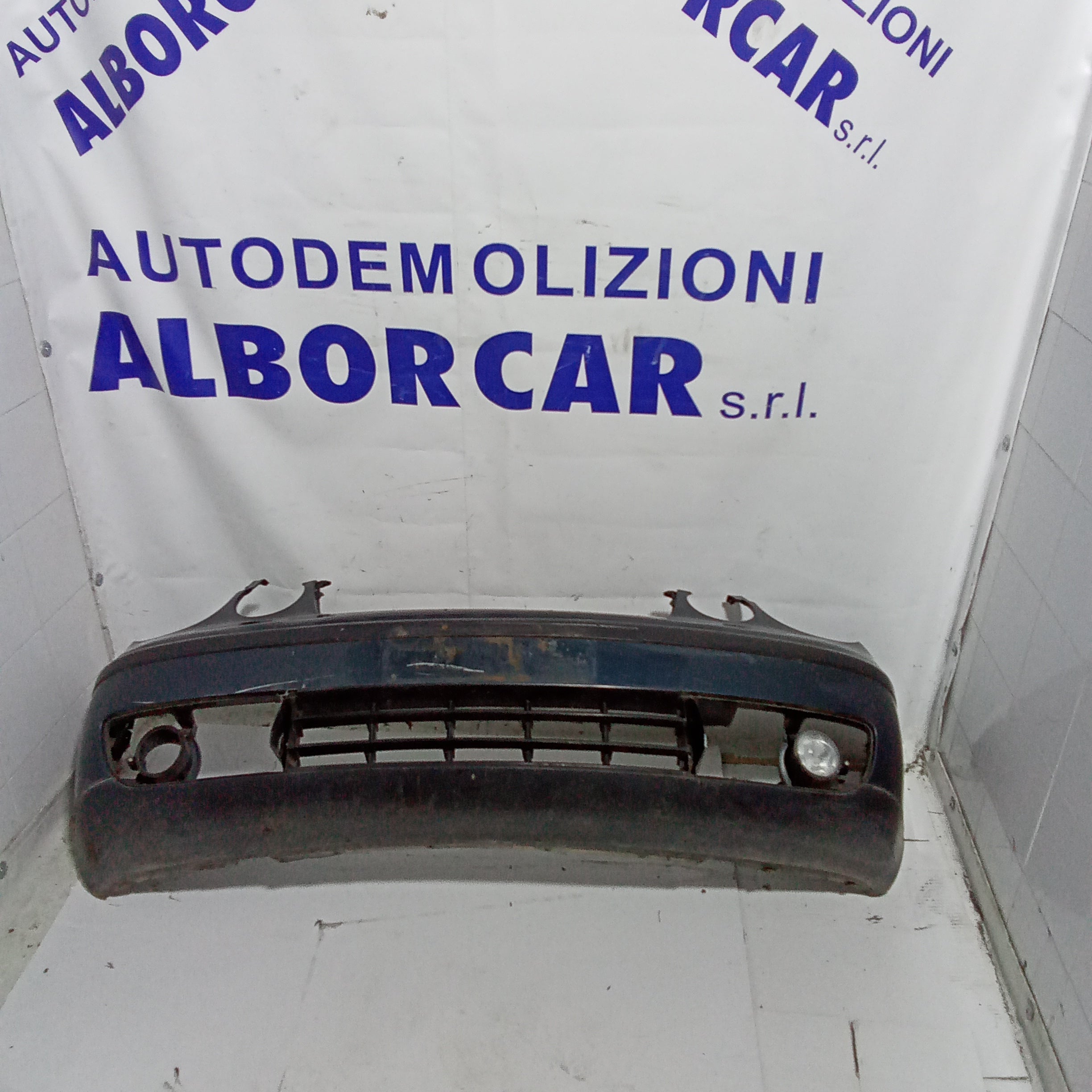 Front bumper Volkswagen Polo year 2003