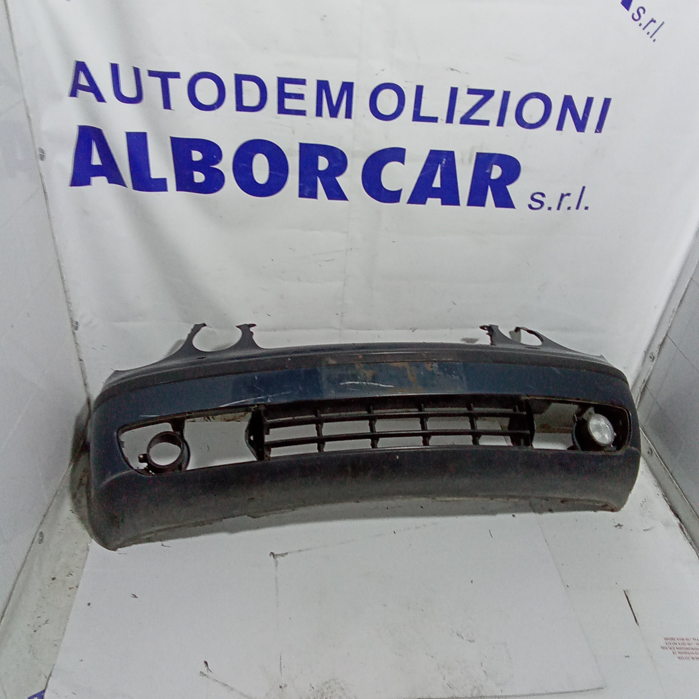 Front bumper Volkswagen Polo year 2003
