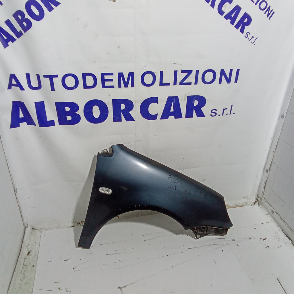 right front fender Volkswagen Polo year 2003
