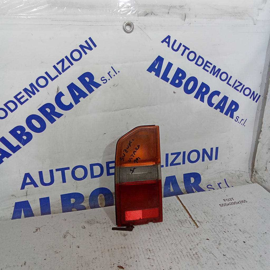 Suzuki Vitara 1999 left rear taillight