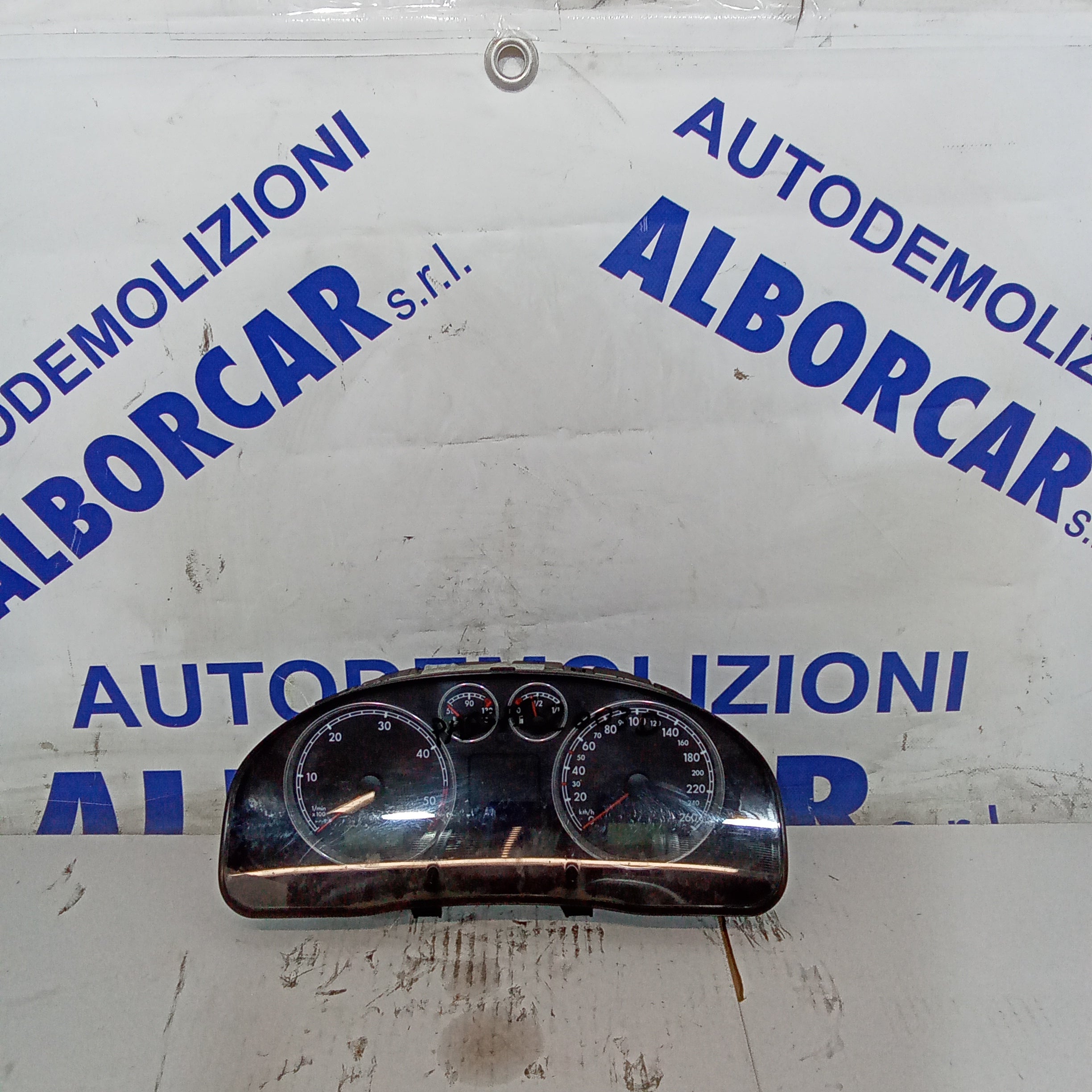 Volkswagen Passat 1.9 tdi instrument cluster speedometer year 2001/2005 code 88311245