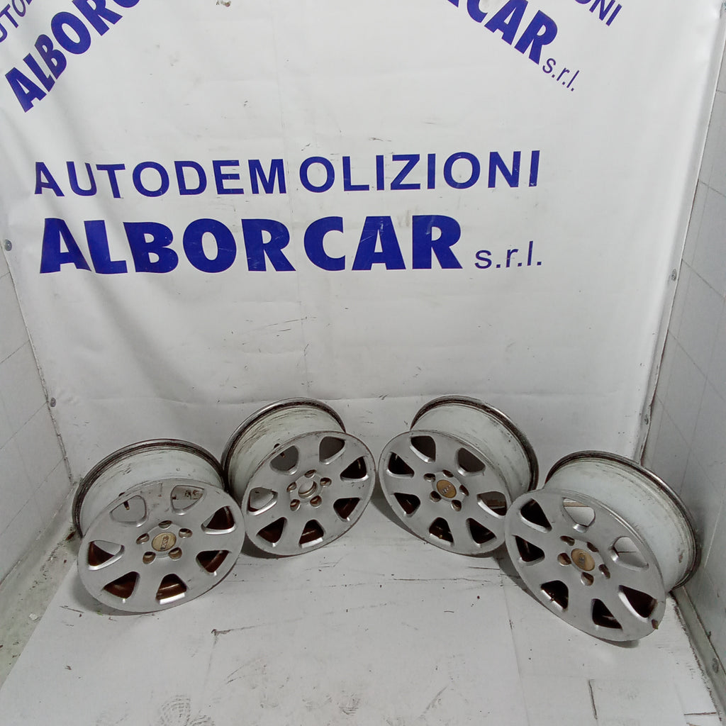 4 cerchi in lega 15 pollici 5 fori audi A4 codice 8E0601025