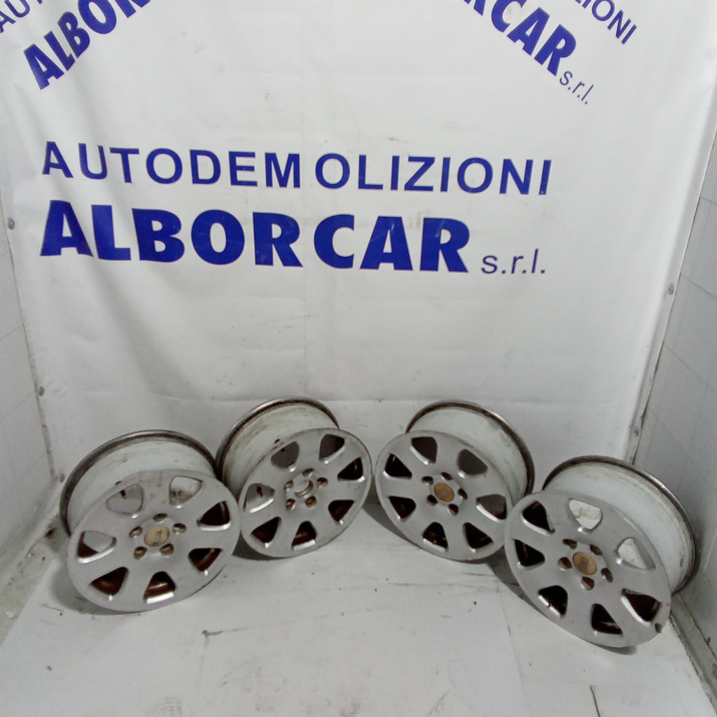 4 cerchi in lega 15 pollici 5 fori audi A4 codice 8E0601025