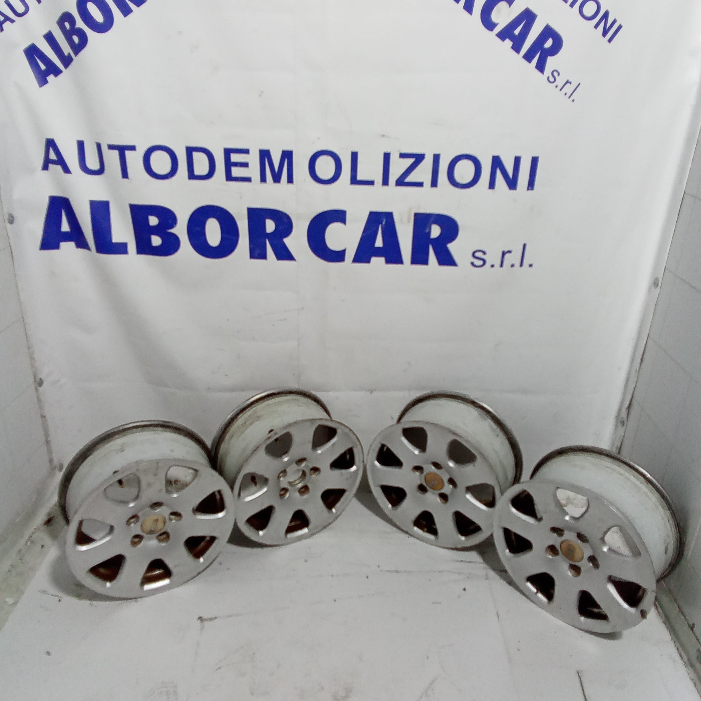 4 cerchi in lega 15 pollici 5 fori audi A4 codice 8E0601025