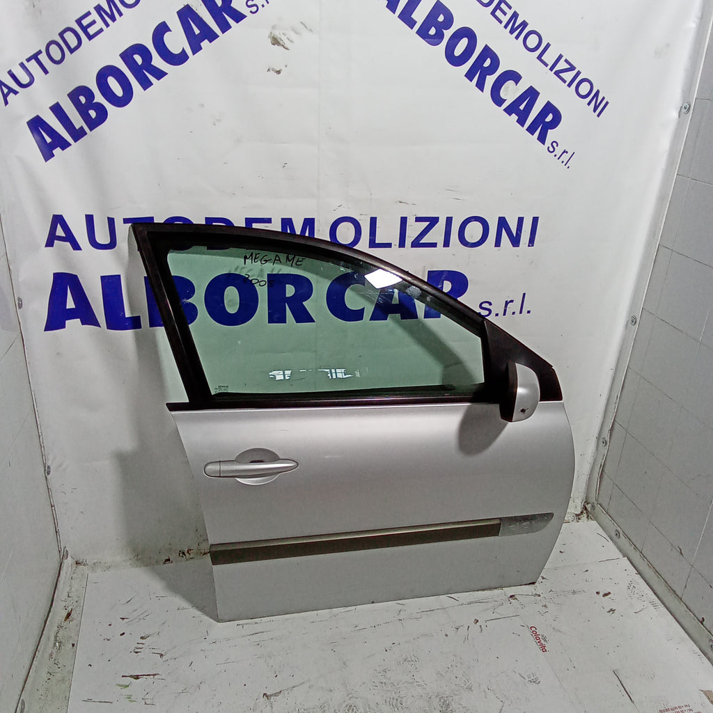 right front door (complete) Renault Megane dci year 2005