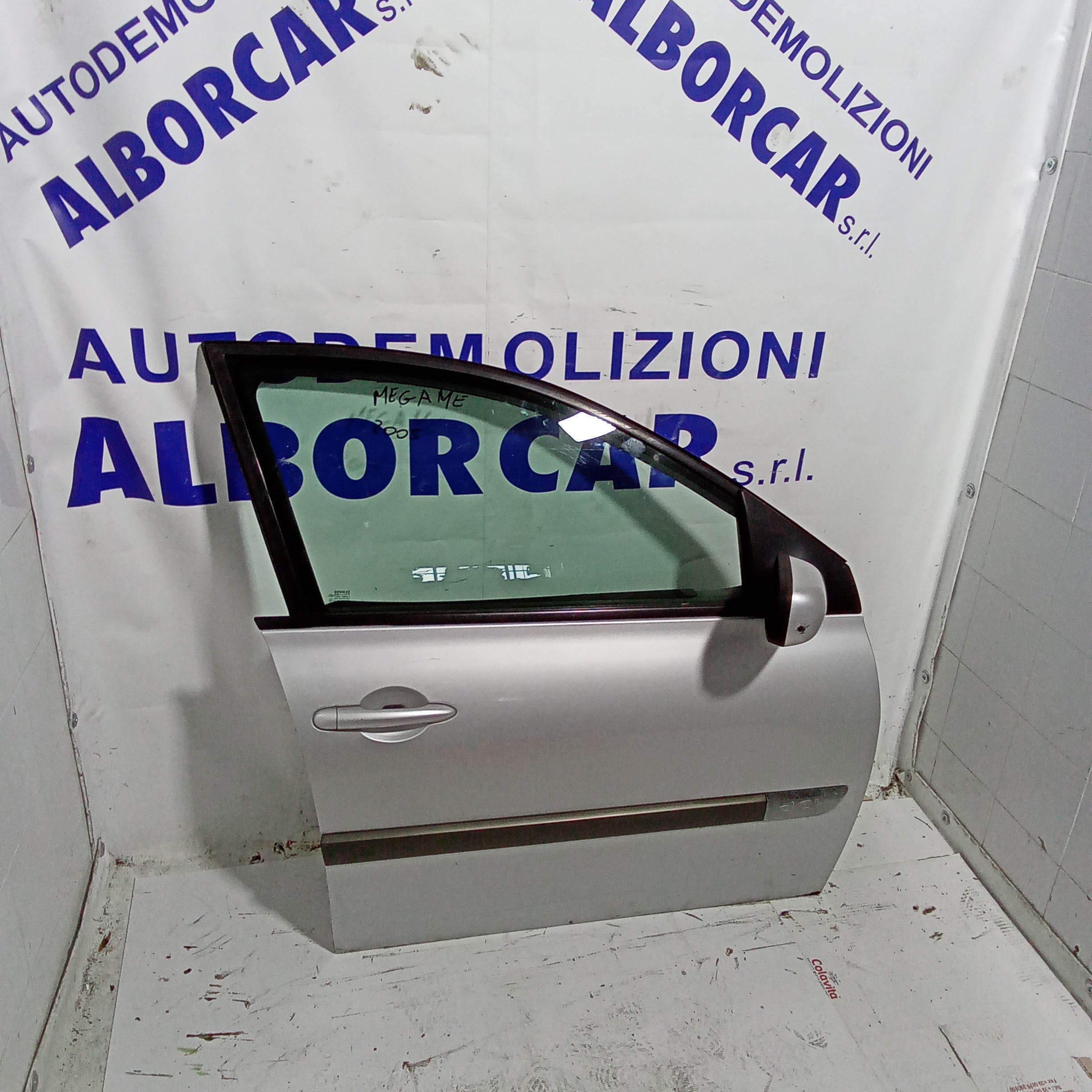 right front door (complete) Renault Megane dci year 2005