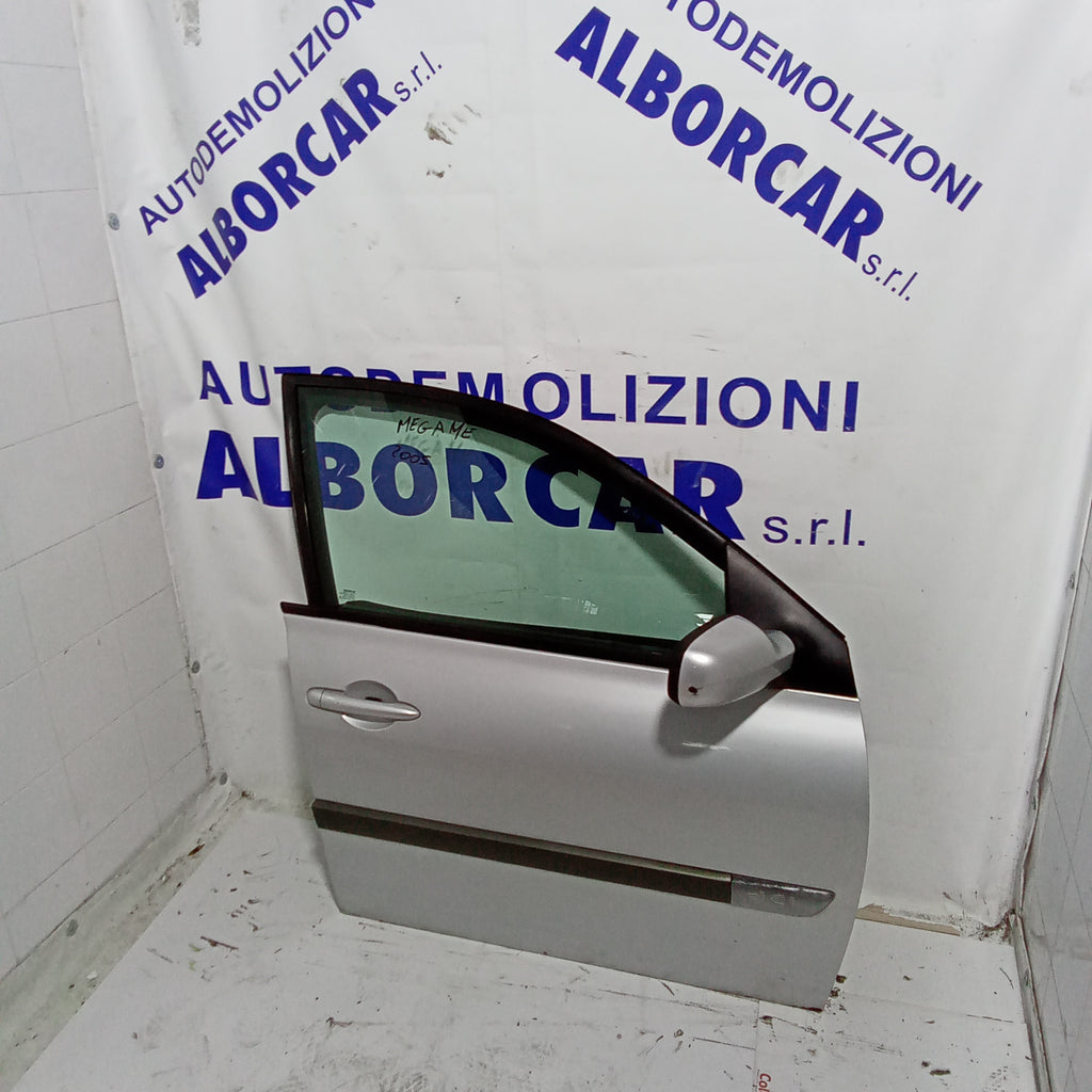 right front door (complete) Renault Megane dci year 2005