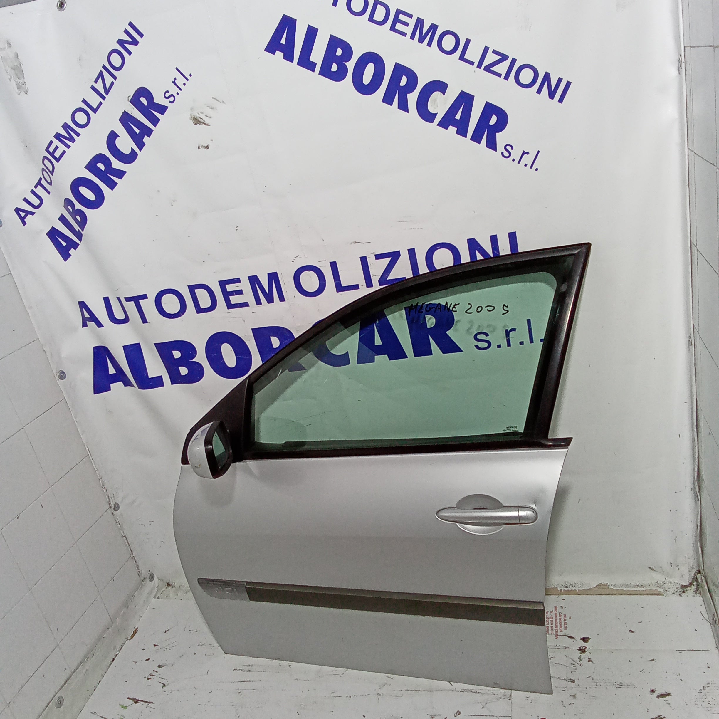 front left door Renault Megane dci year 2005