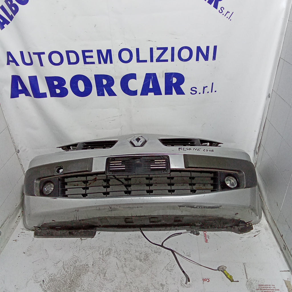 Front bumper (complete) Renault Megane dci year 2005