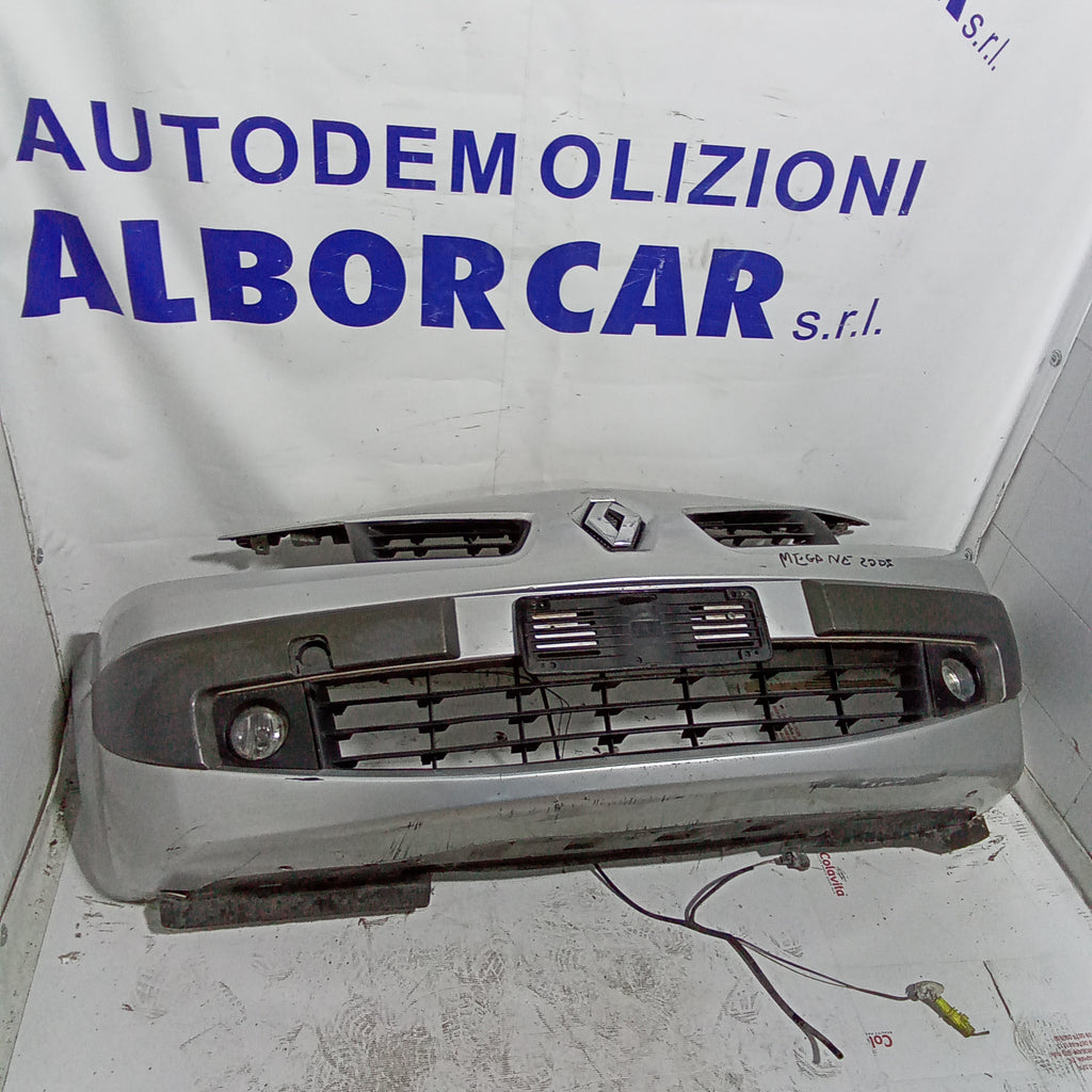 Front bumper (complete) Renault Megane dci year 2005
