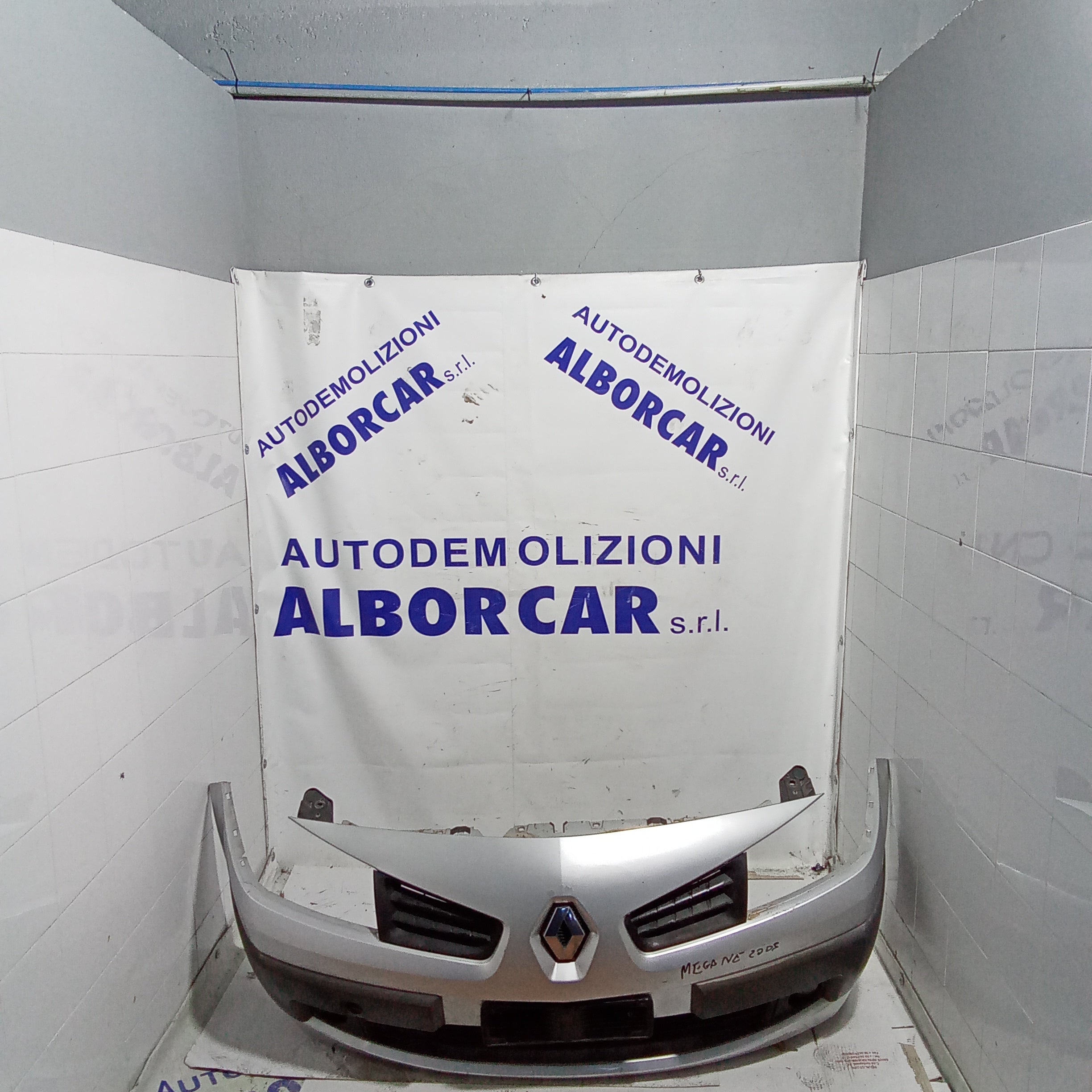 Front bumper (complete) Renault Megane dci year 2005