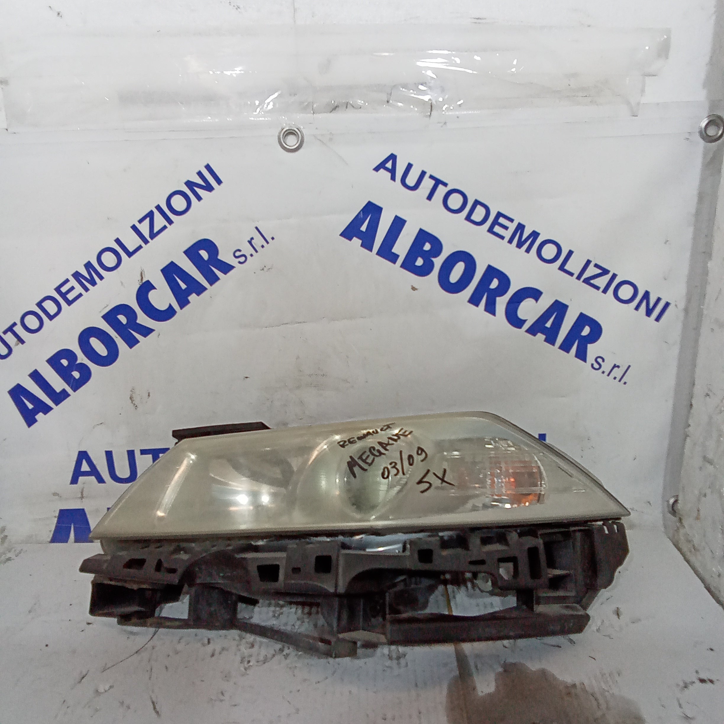 Renault Megane 2003-2009 left front headlight