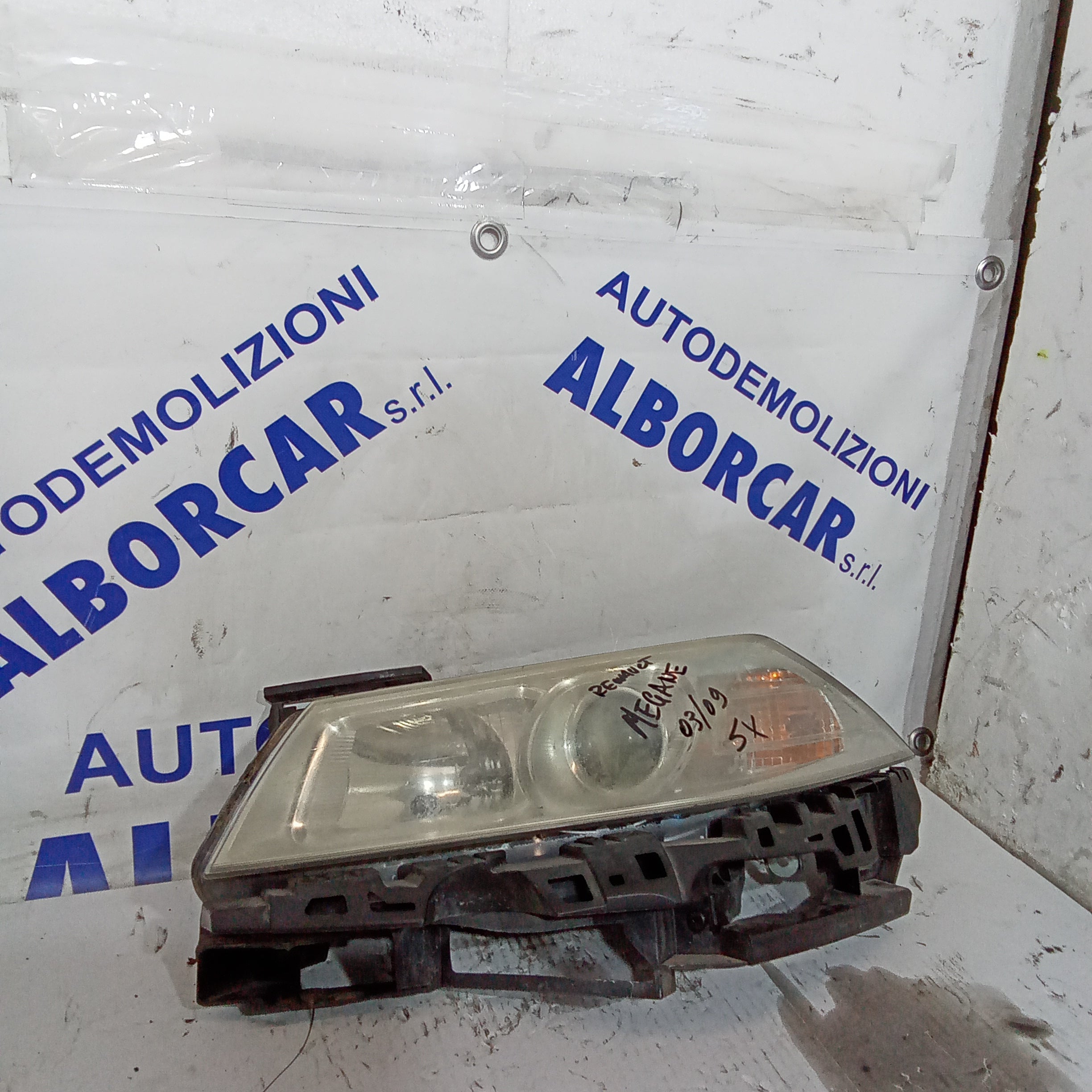 Renault Megane 2003-2009 left front headlight