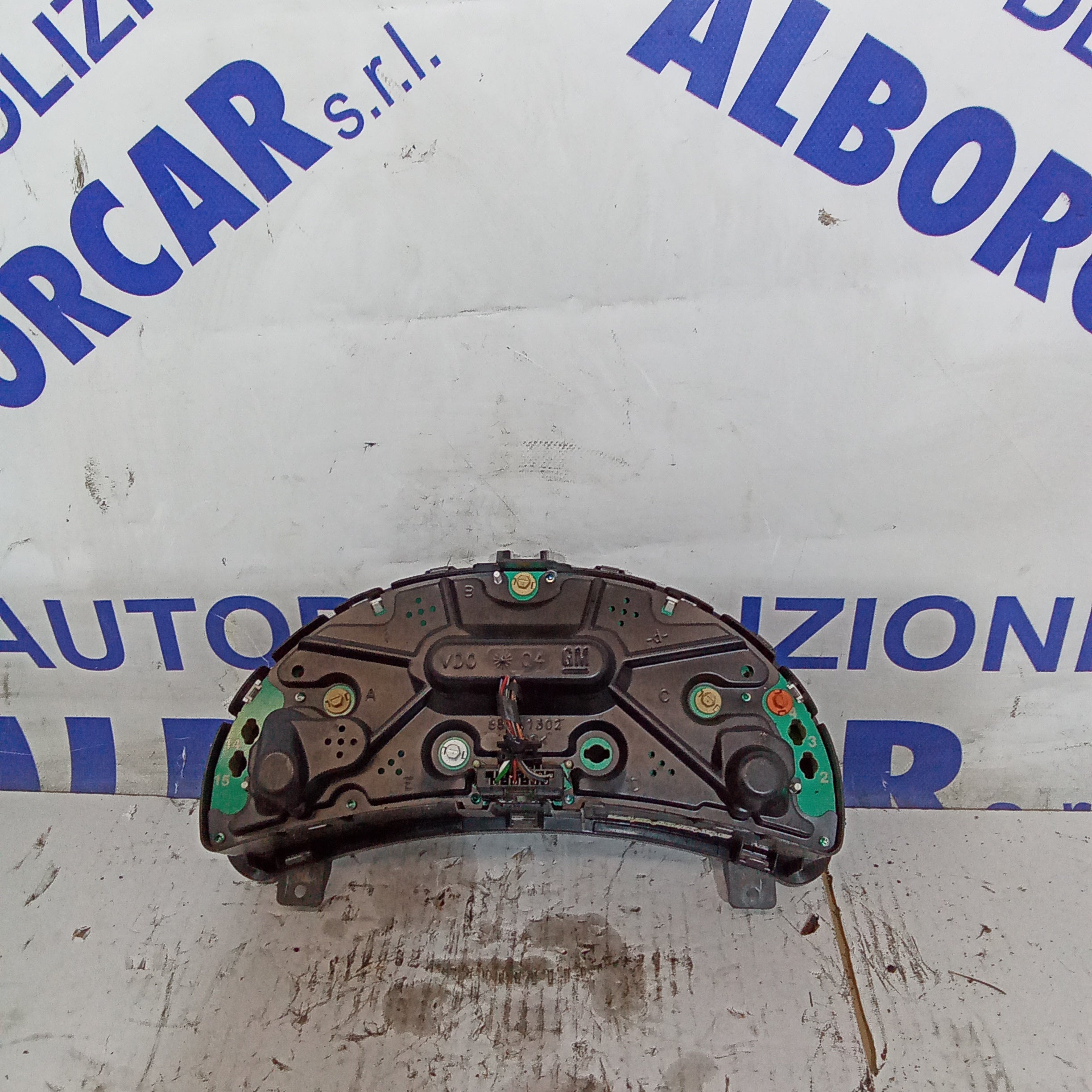 cuadro de instrumentos cuentakilómetros Opel Corsa 1.7dti año 2000/2009 código 88311302