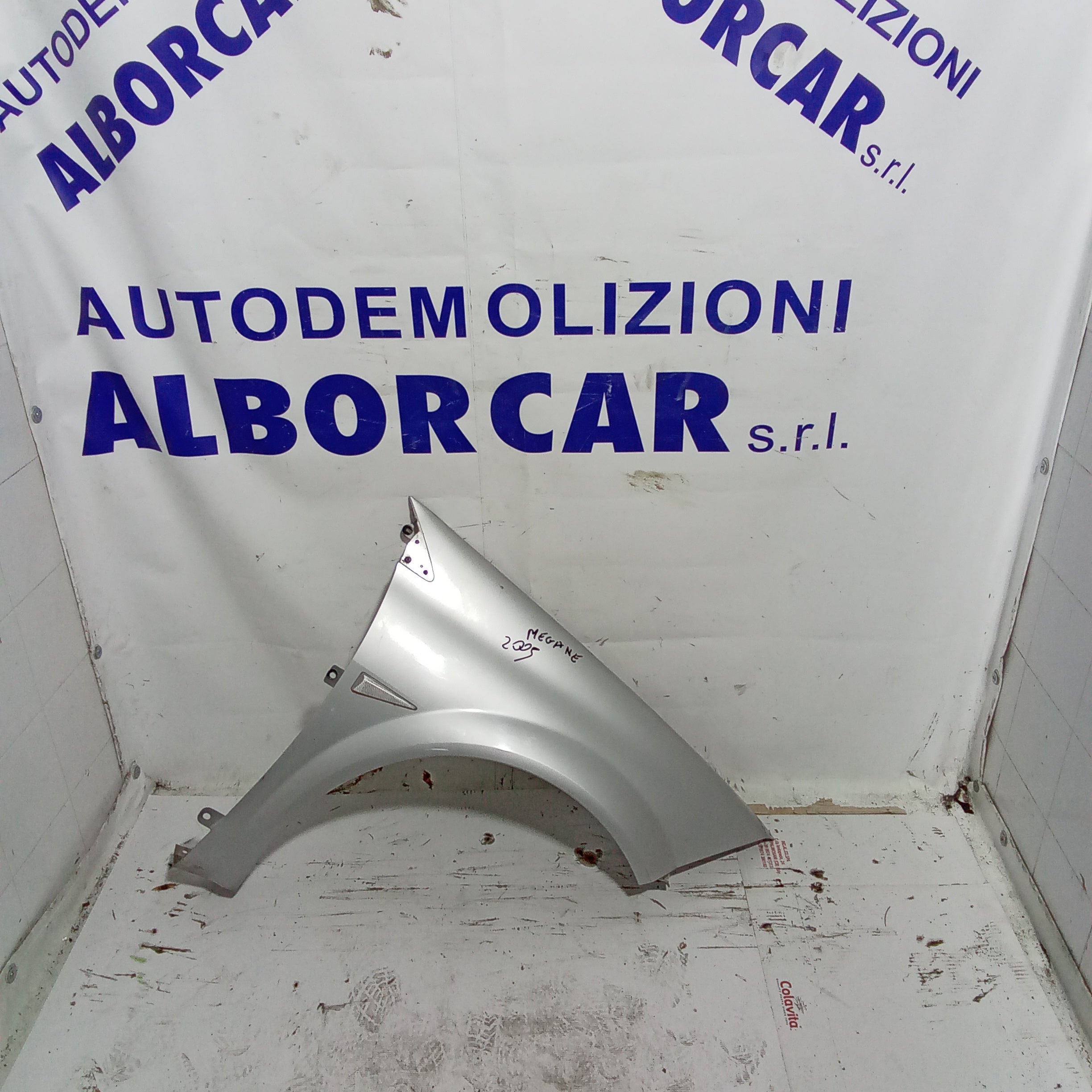 Guardabarros lateral delantero derecho Renault Megane año 2005