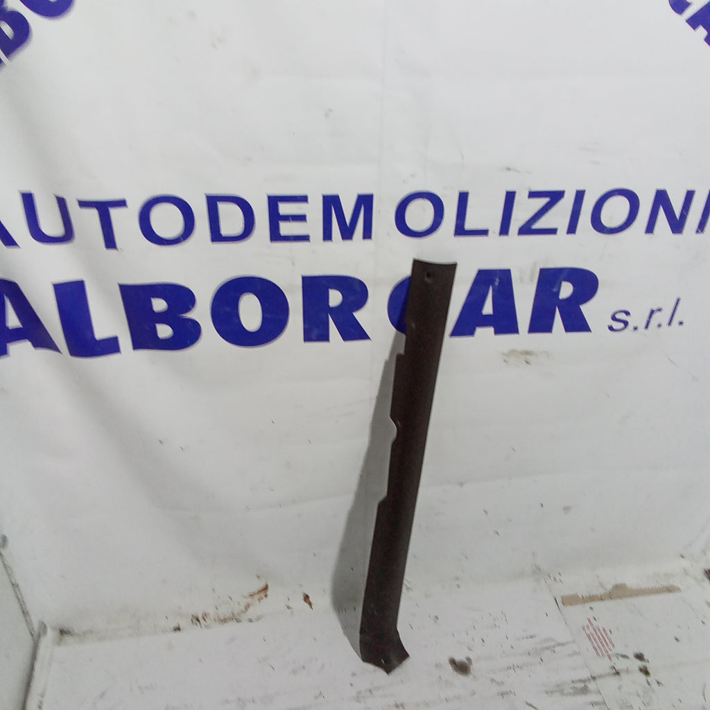 battitacco anteriore sinistro  Lancia Y 2^serie anno 2011