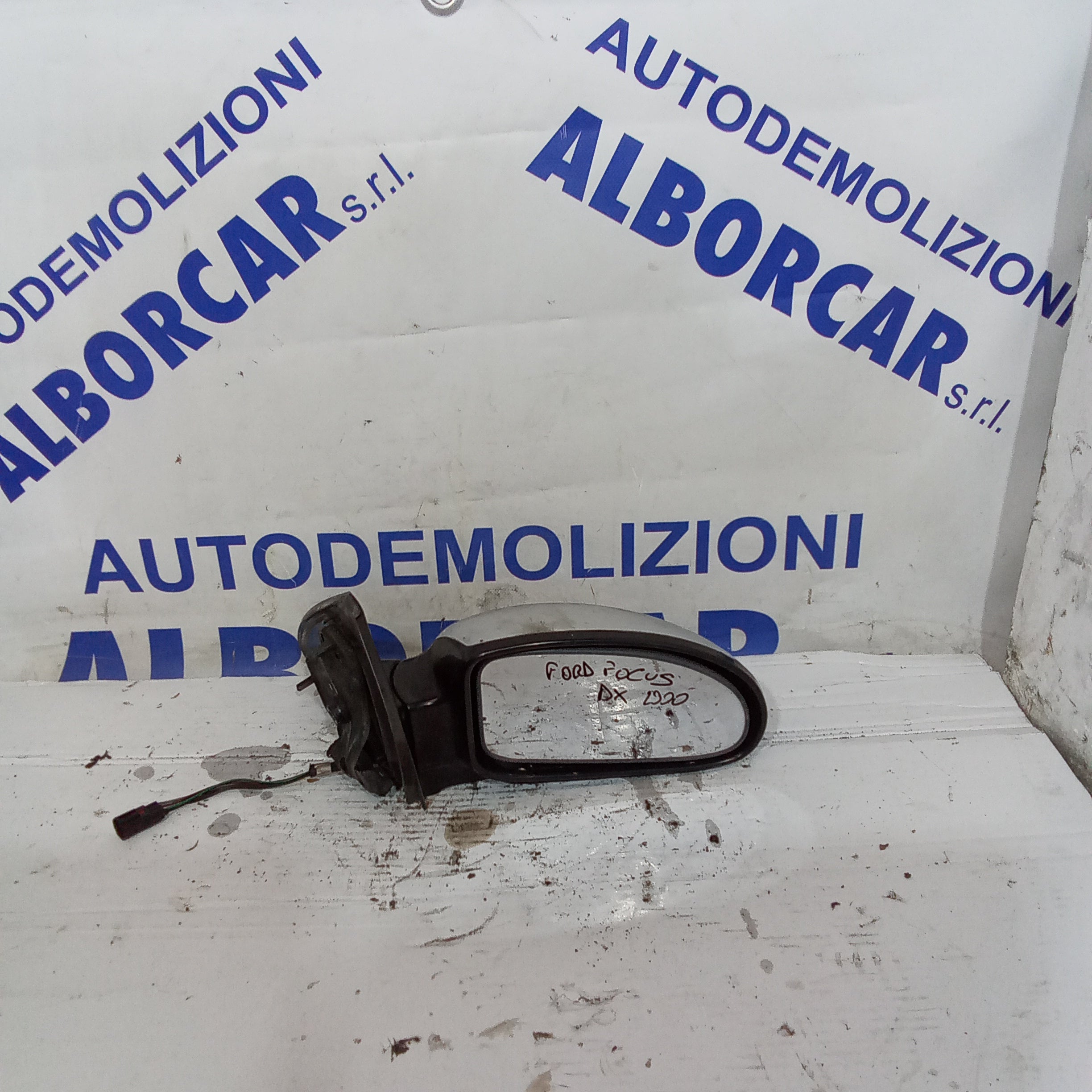 specchietto retrovisore anteriore destro ford focus anno 2000