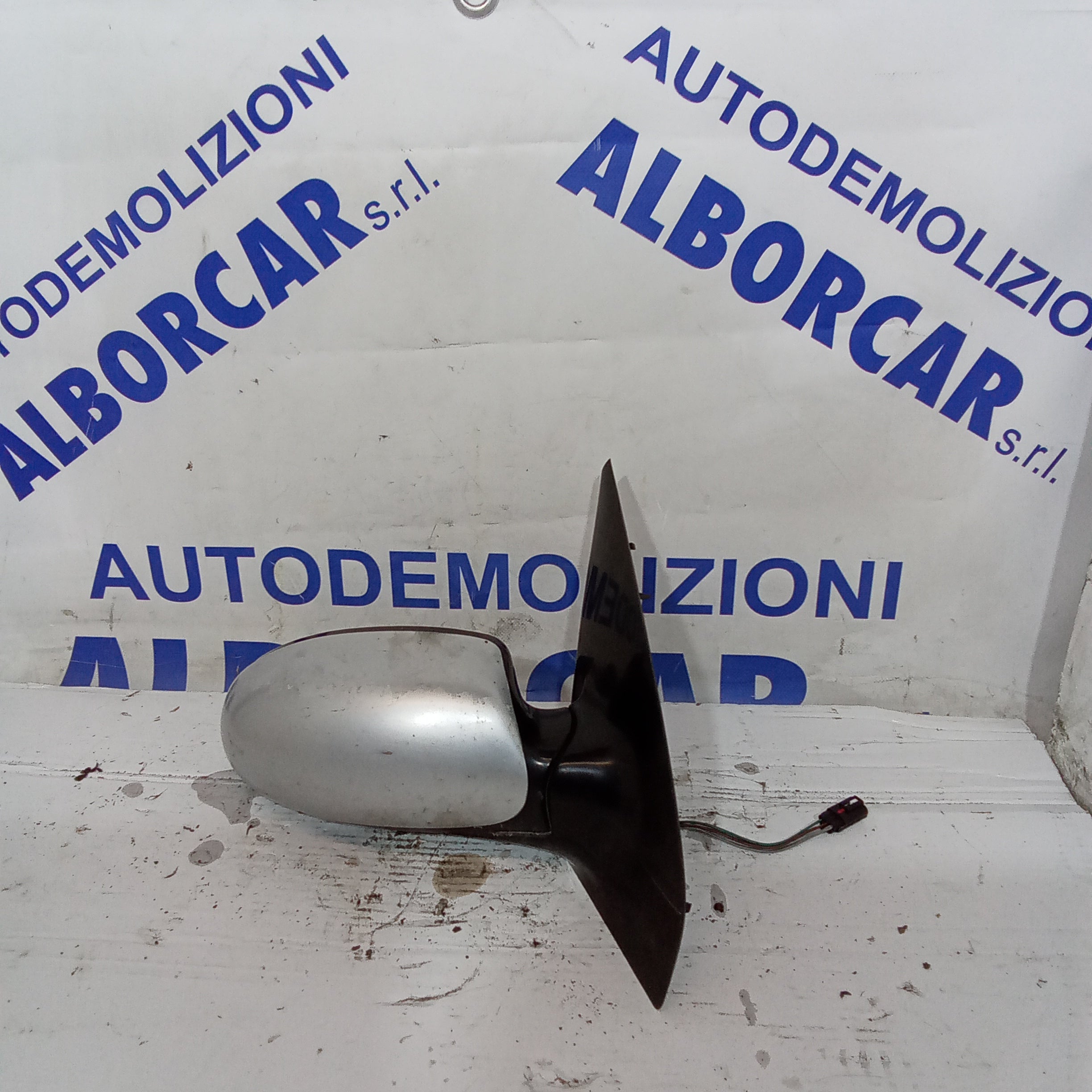 specchietto retrovisore anteriore destro ford focus anno 2000