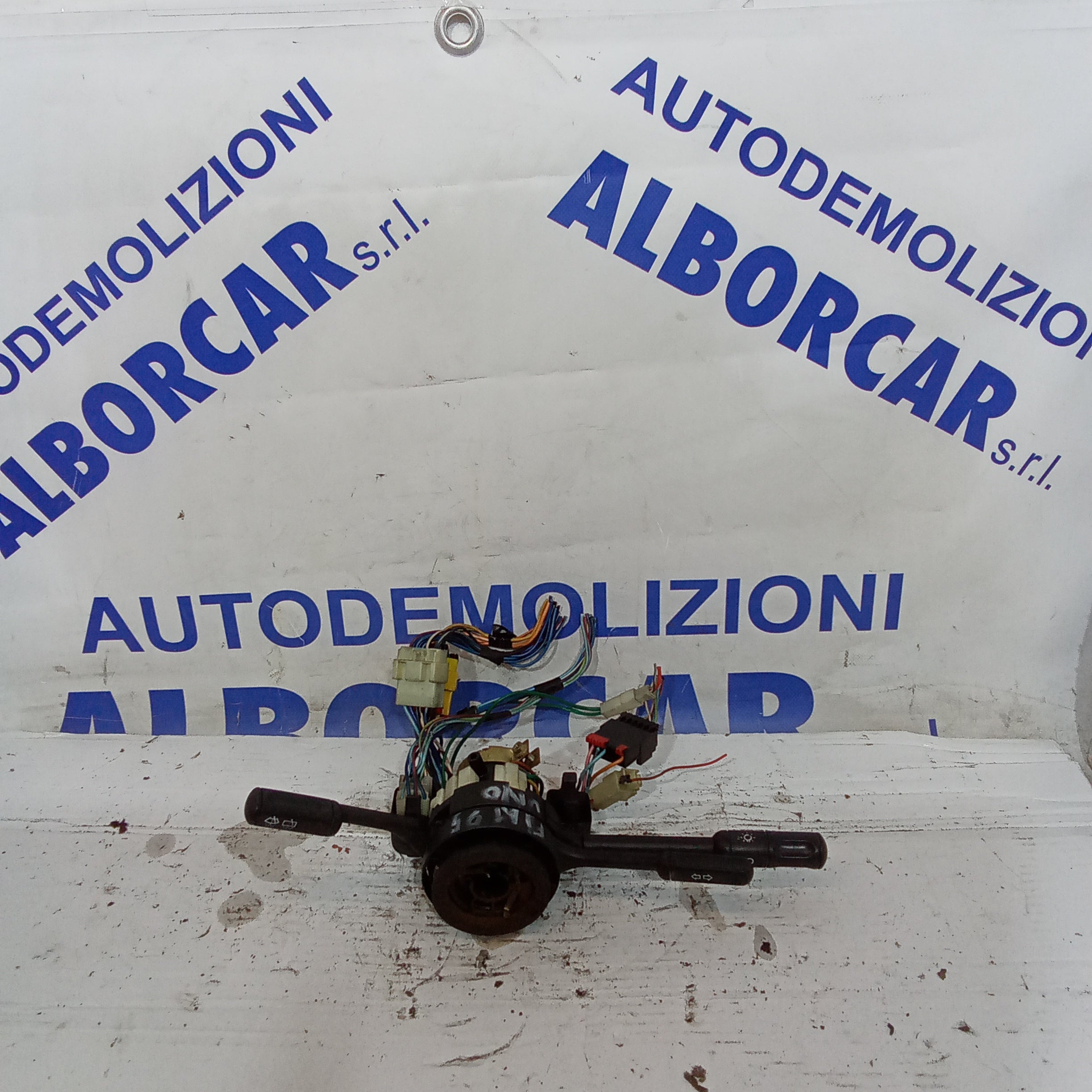 devioluci fiat uno anno 1995 codice P0MB883