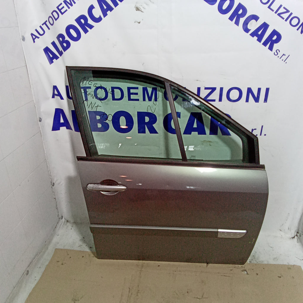 sportello anteriore destro  (completo)  renault megane 1.9 dci anno 2004