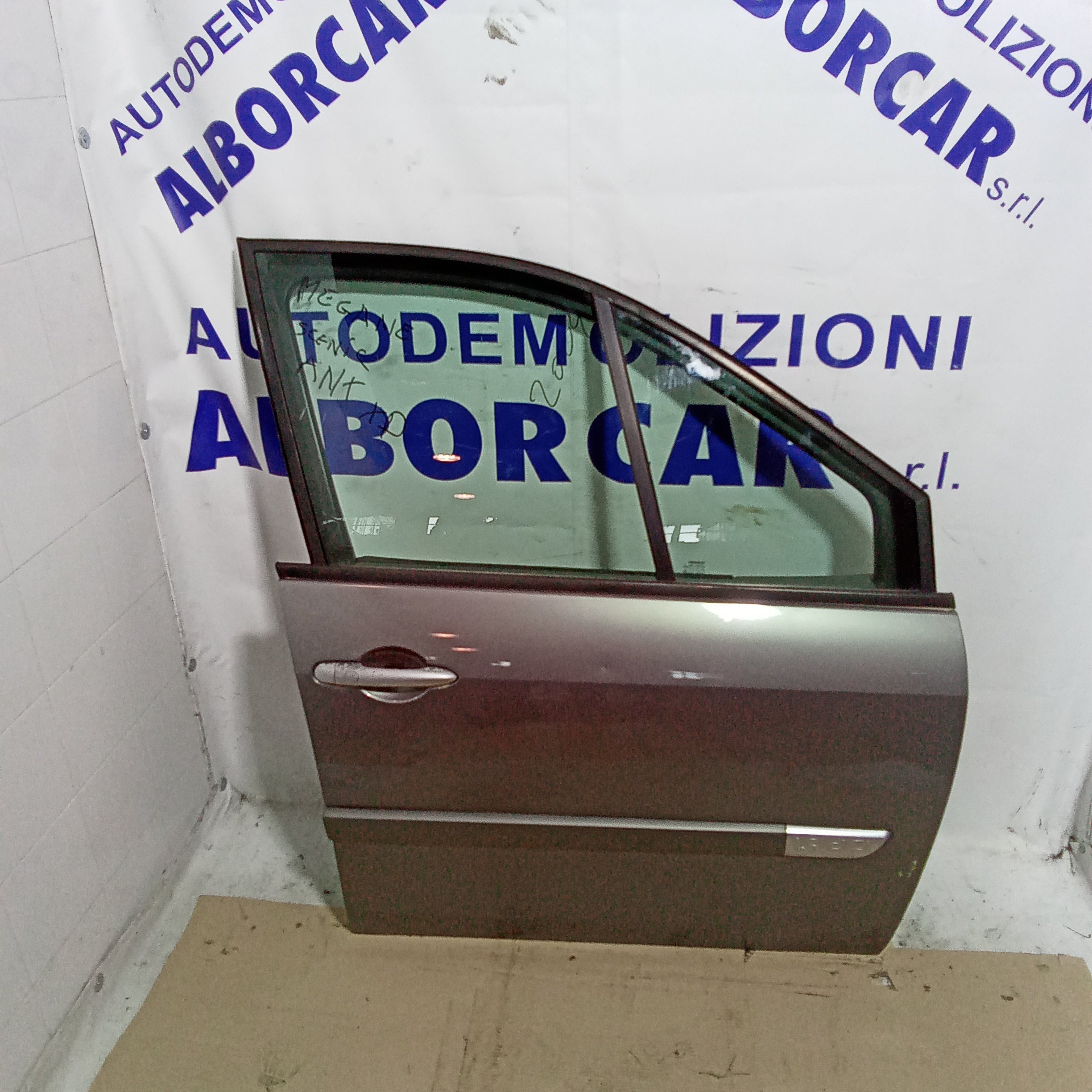 sportello anteriore destro  (completo)  renault megane 1.9 dci anno 2004