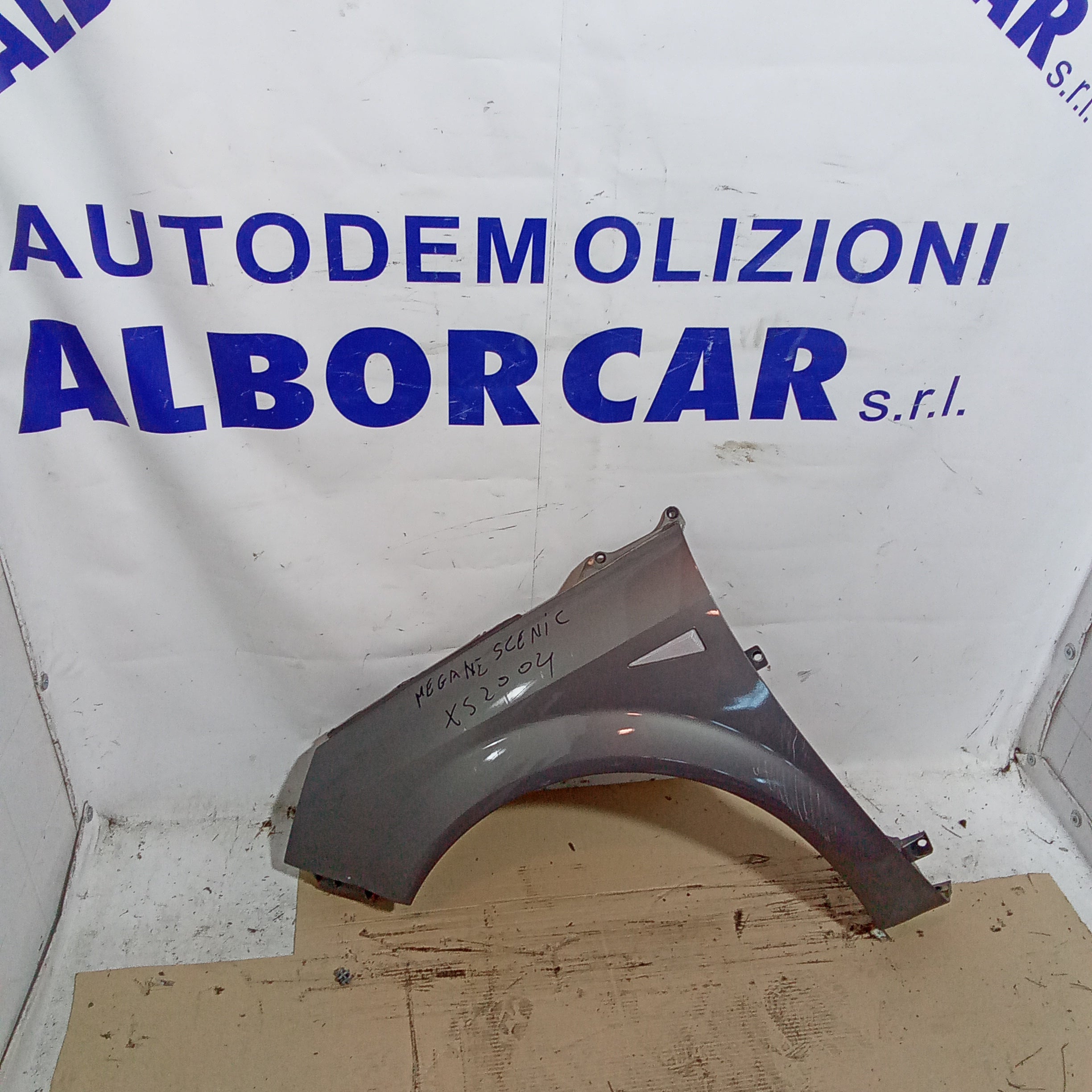 Front left fender trim Renault Megane year 2004