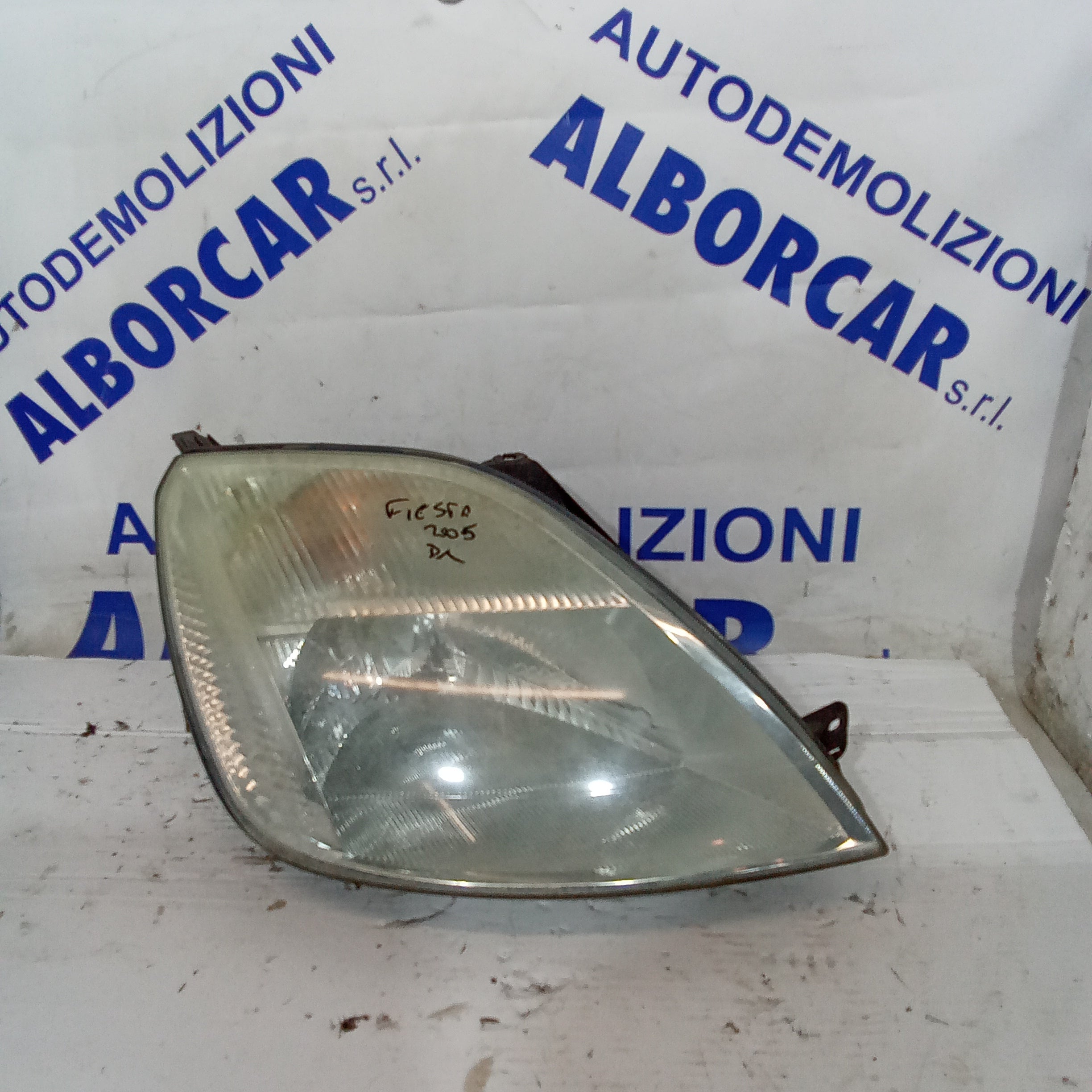 right front headlight Ford Fiesta year 2005