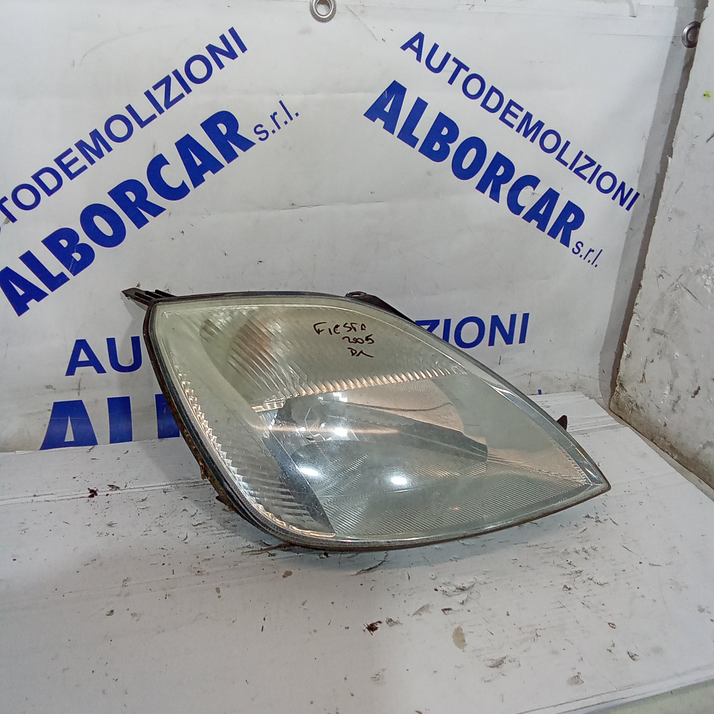 right front headlight Ford Fiesta year 2005