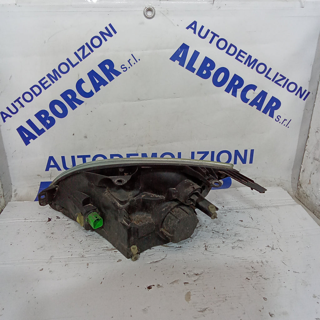 right front headlight Ford Fiesta year 2005
