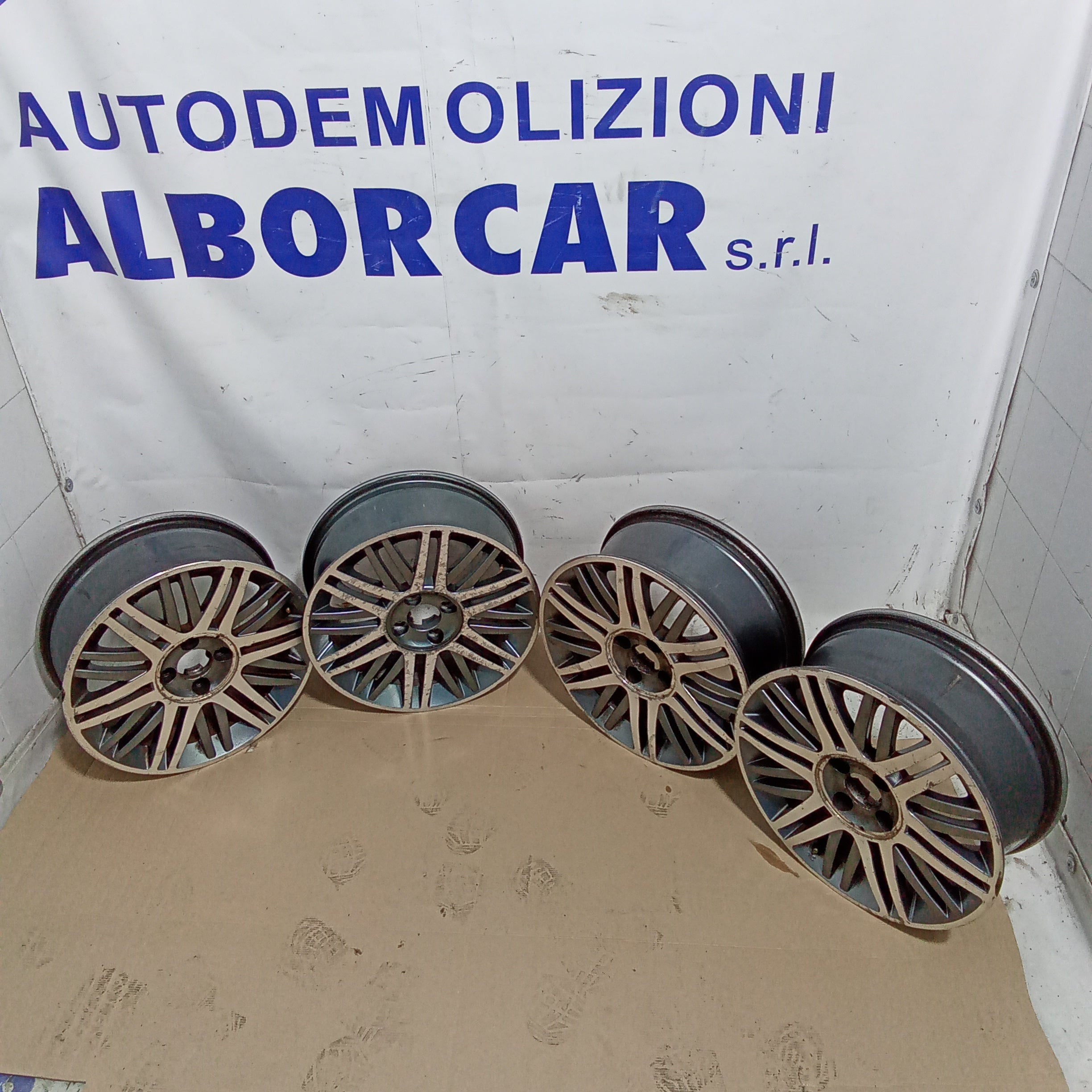 4 cerchi in lega 16 pollici anno 4 fori lancia musa 2008/2013 codice 50801313