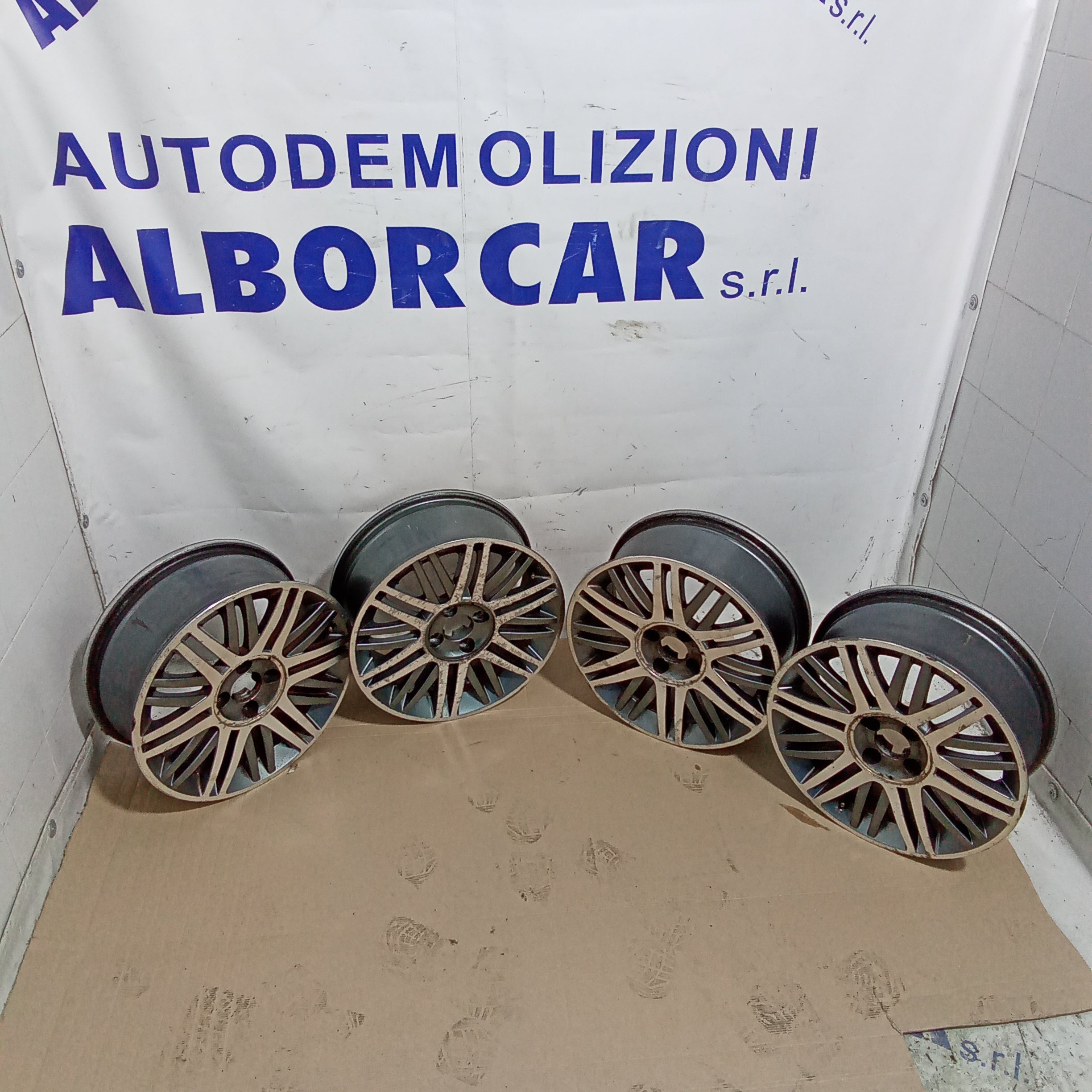 4 cerchi in lega 16 pollici anno 4 fori lancia musa 2008/2013 codice 50801313