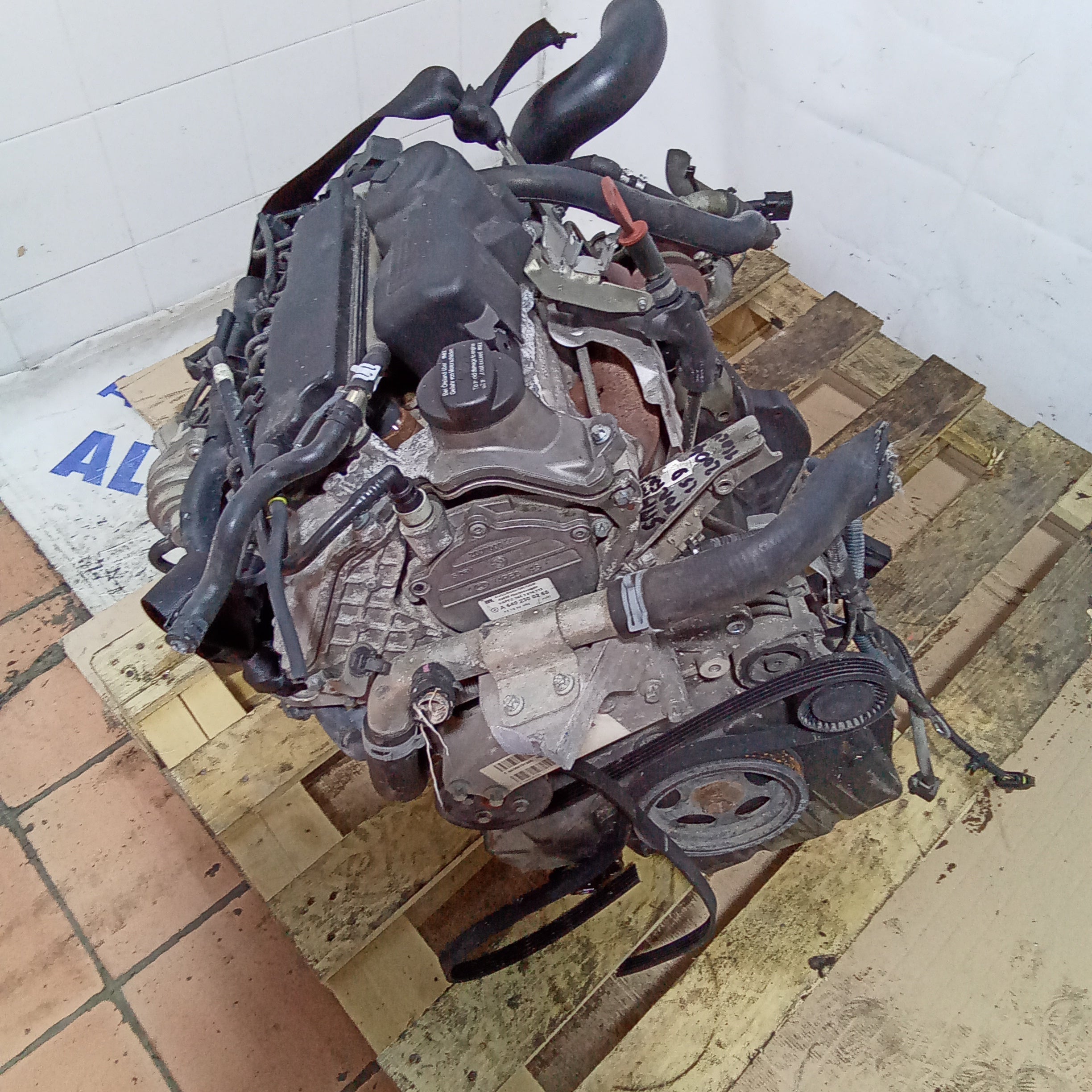 motore  smart for four 1.5 cdi (completo) anno 2005 (sottocoppa olio rotta) chilometri 190000 sigla motore 639939