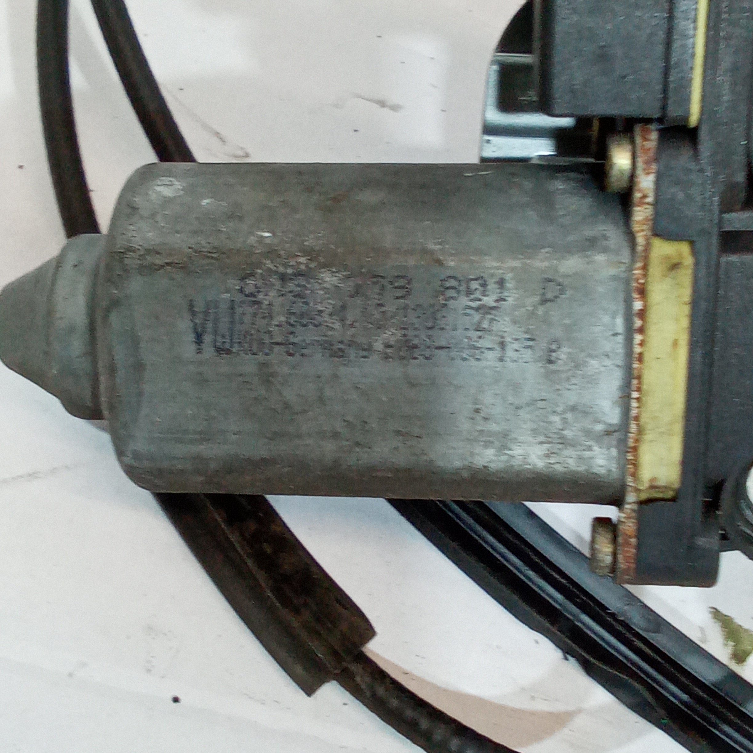 motor elevalunas delantero derecho Volkswagen Polo 3 puertas