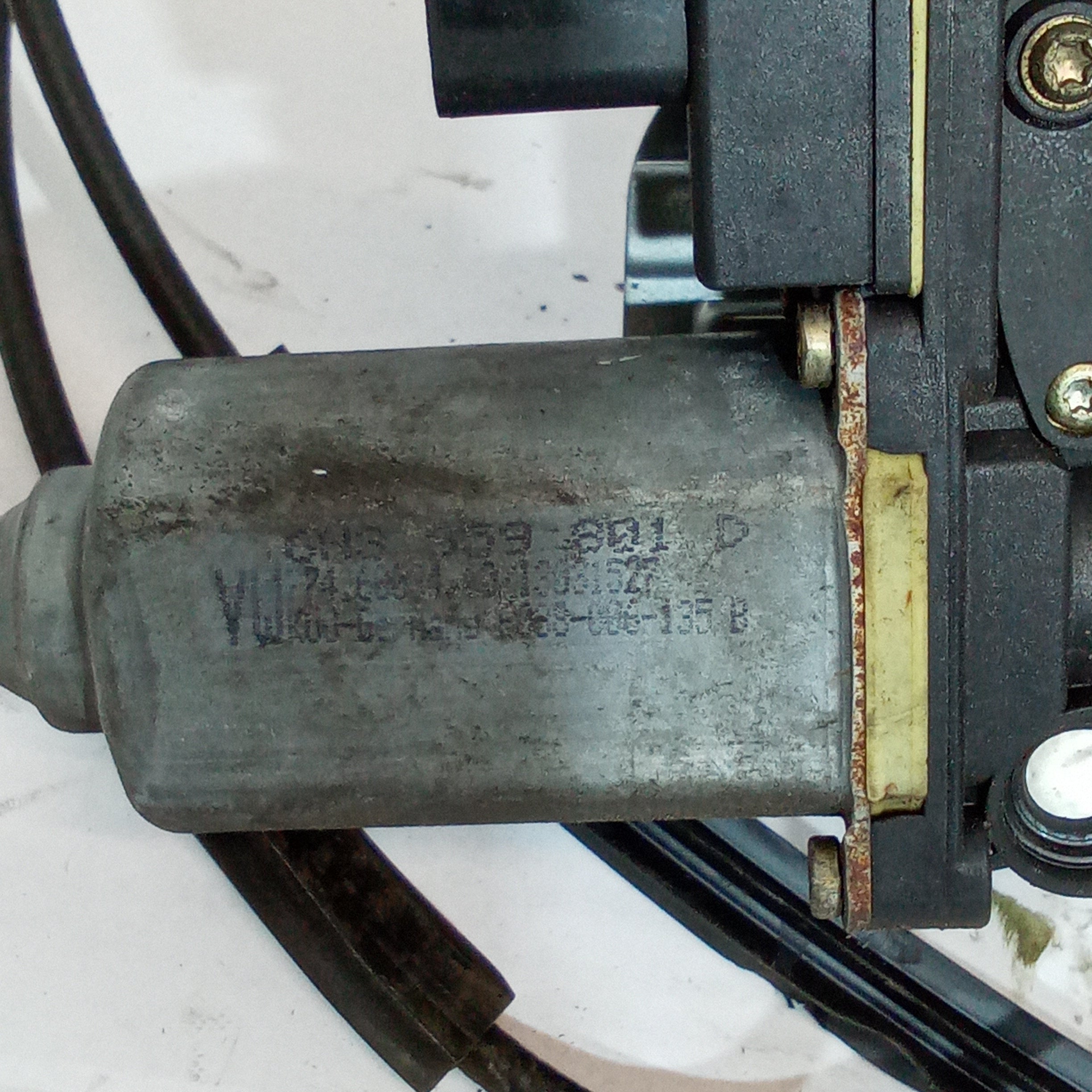 motor elevalunas delantero derecho Volkswagen Polo 3 puertas
