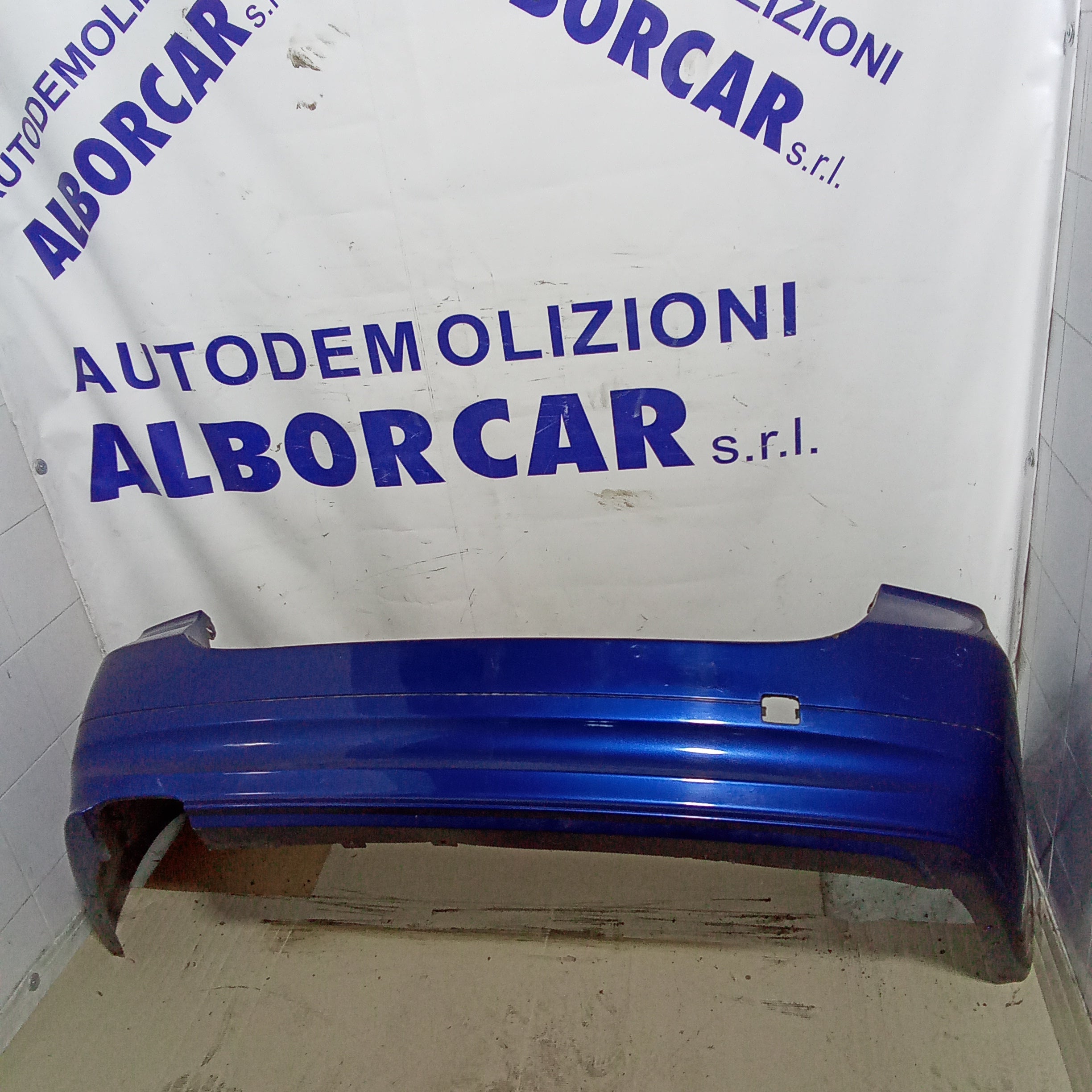 paraurti posteriore bmw 320d anno 2007 (con sensori)