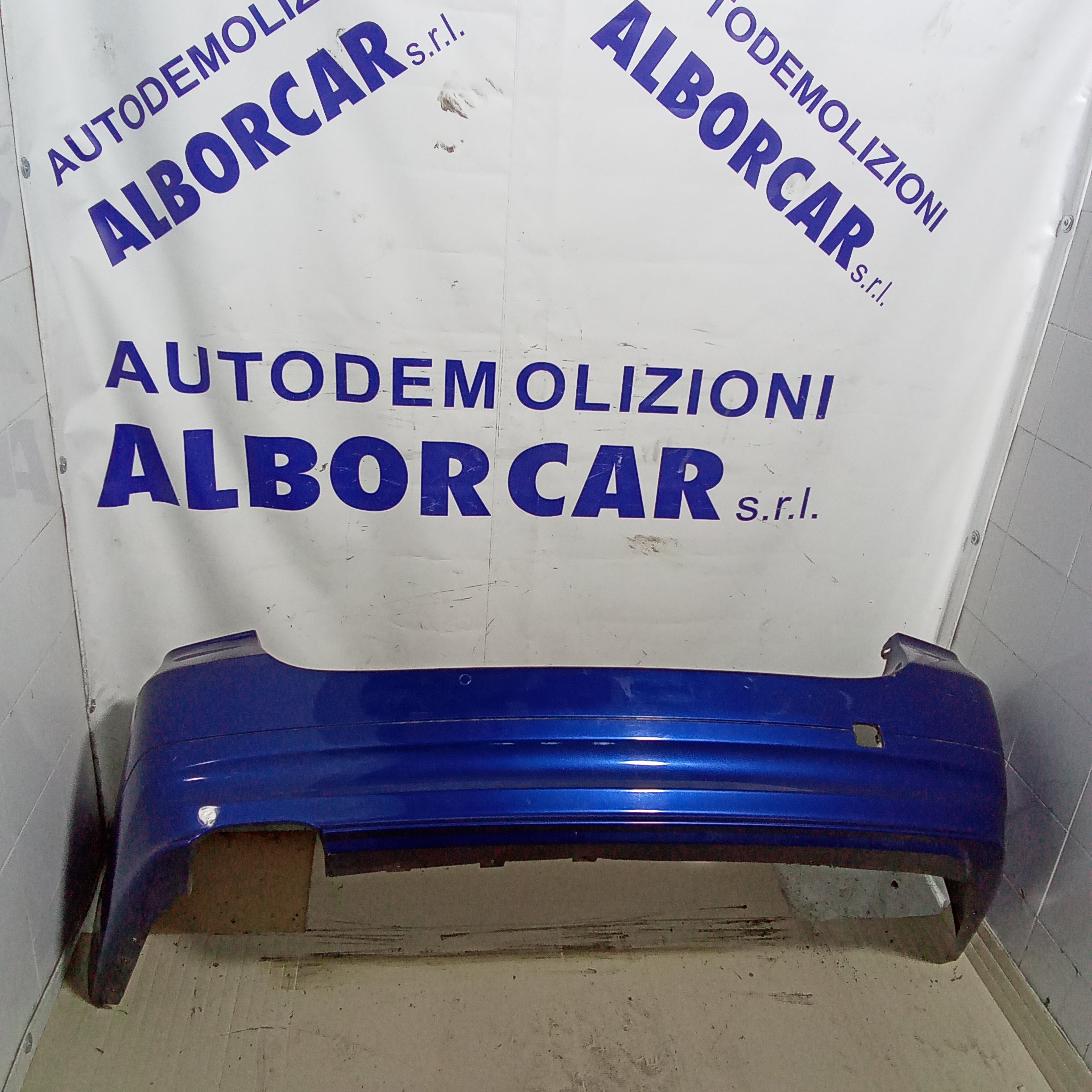 paraurti posteriore bmw 320d anno 2007 (con sensori)