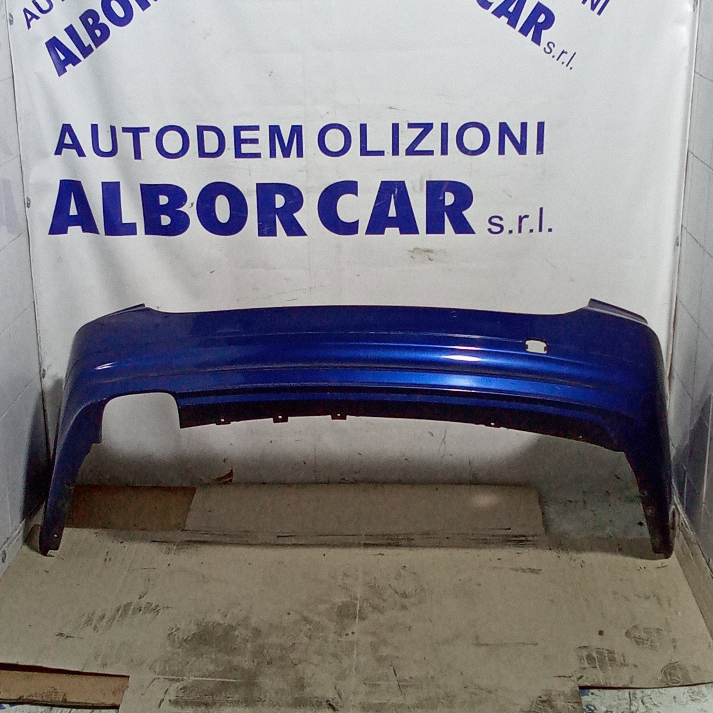 paraurti posteriore bmw 320d anno 2007 (con sensori)