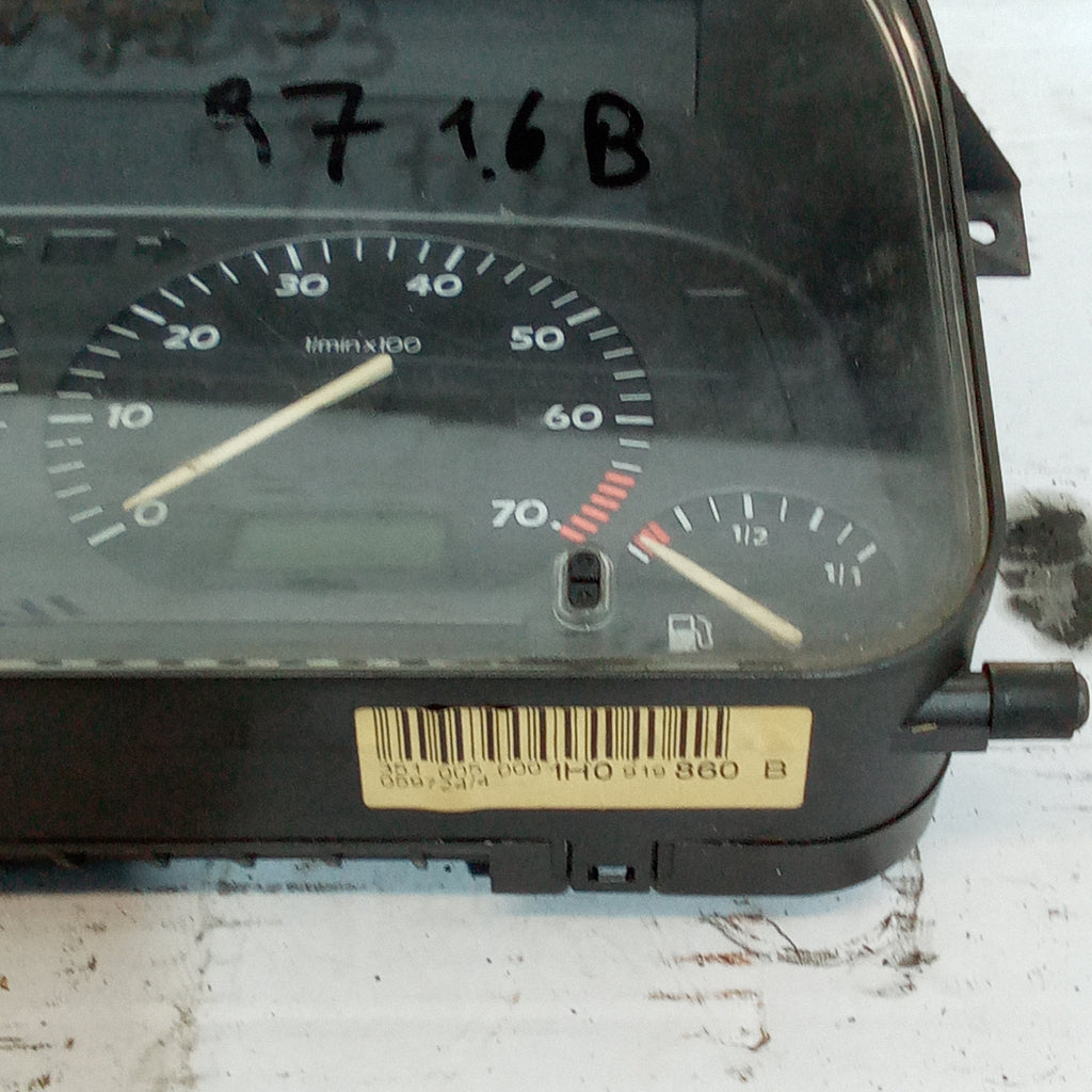quadro strumenti contachilometri volkswagen golf 3 serie  anno 1991/1998 codice 1H0919860B