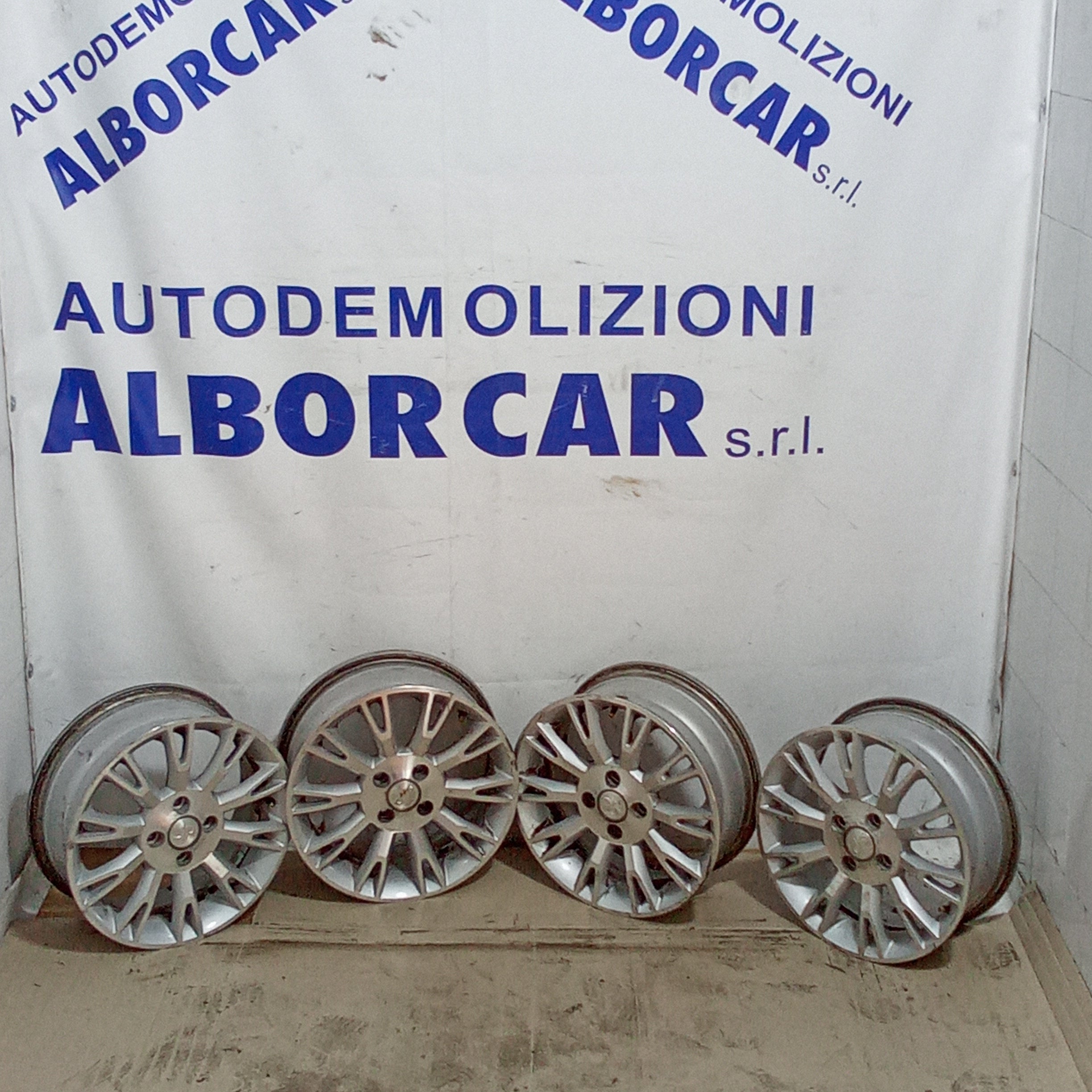 4 cerchi in lega 4 fori DR 15 pollici